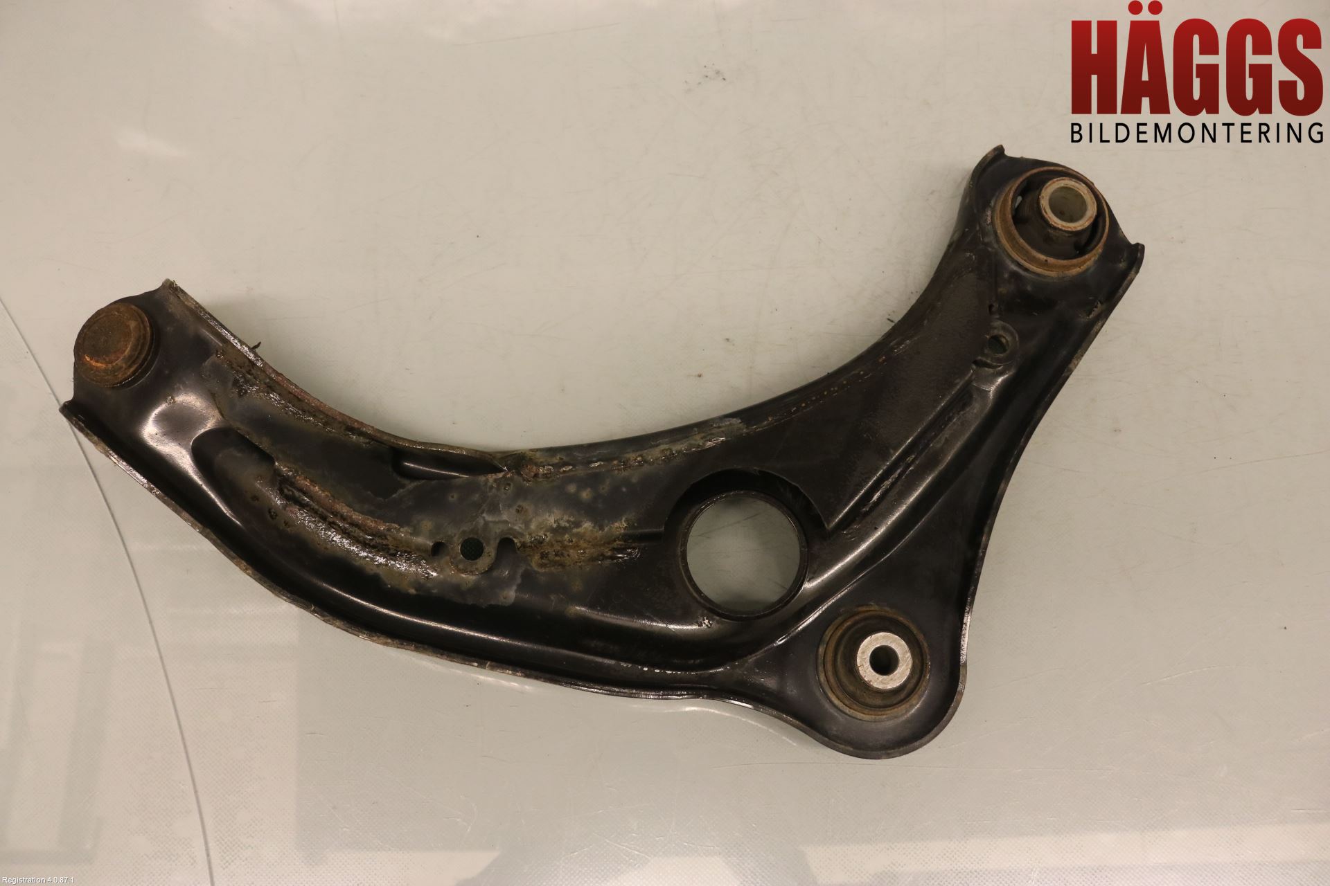 Nissan MICRA 17- Bärarm Fram Undre Vä