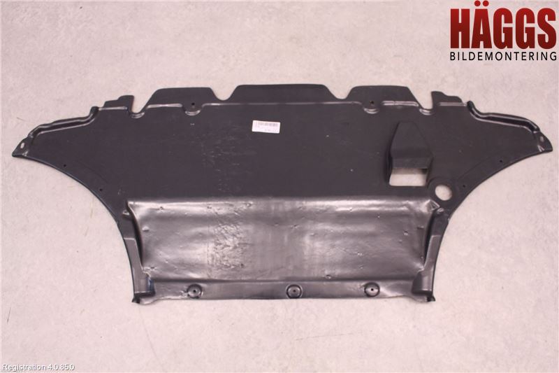 Audi A4/S4 08-11 Hasplåt Plåt-Plast