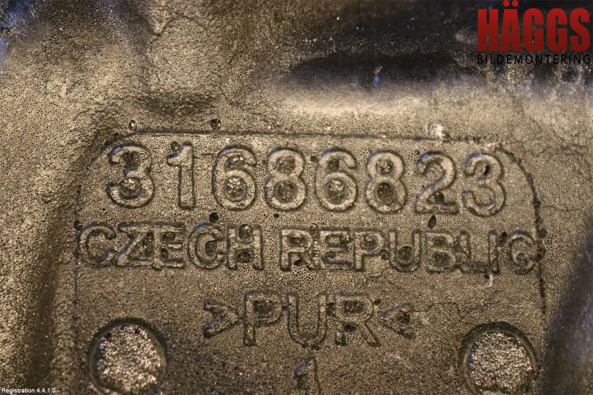 Volvo V90 17->> Motorkåpa