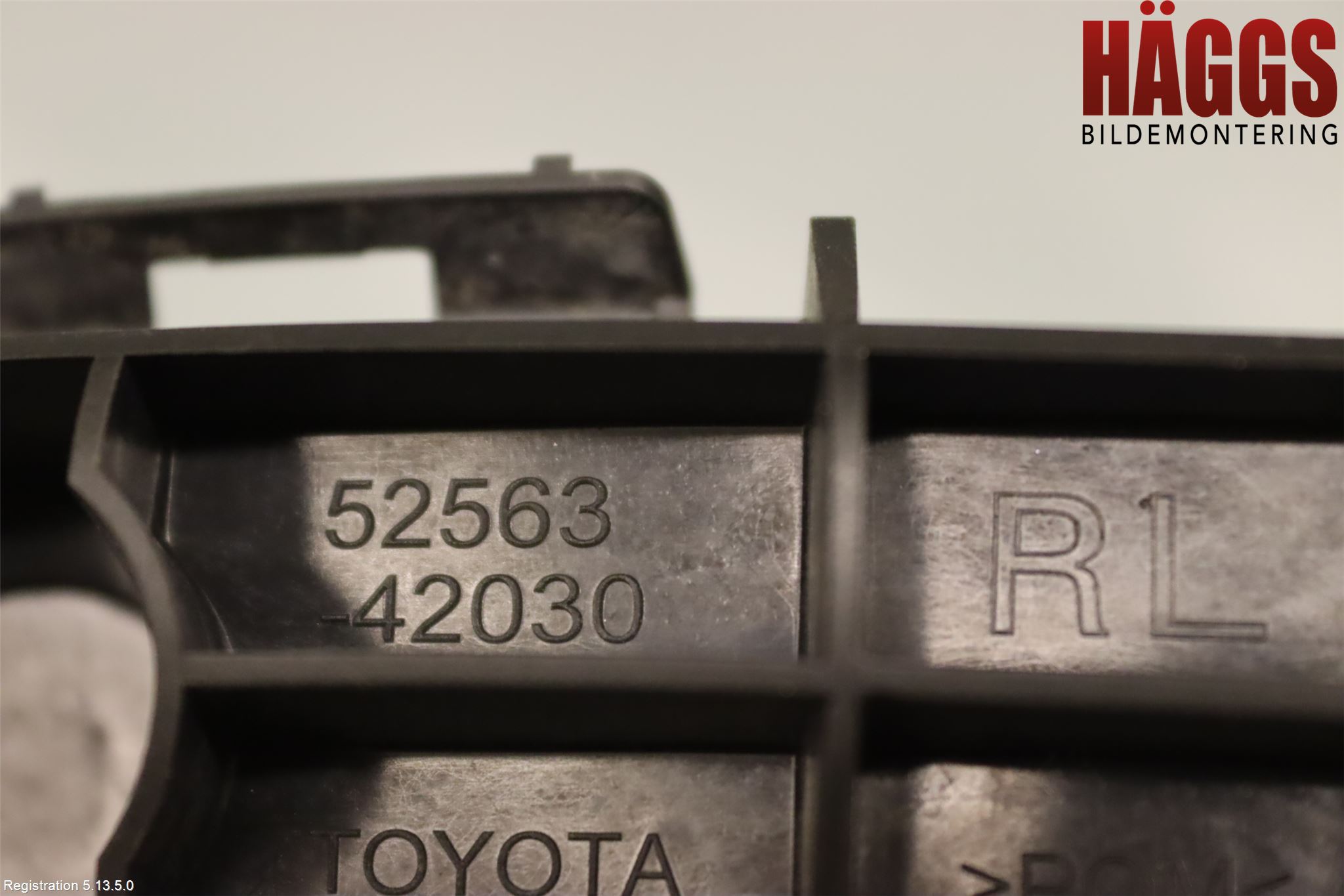 Toyota RAV4 13-18 Stötfångarfäste Bak Vä
