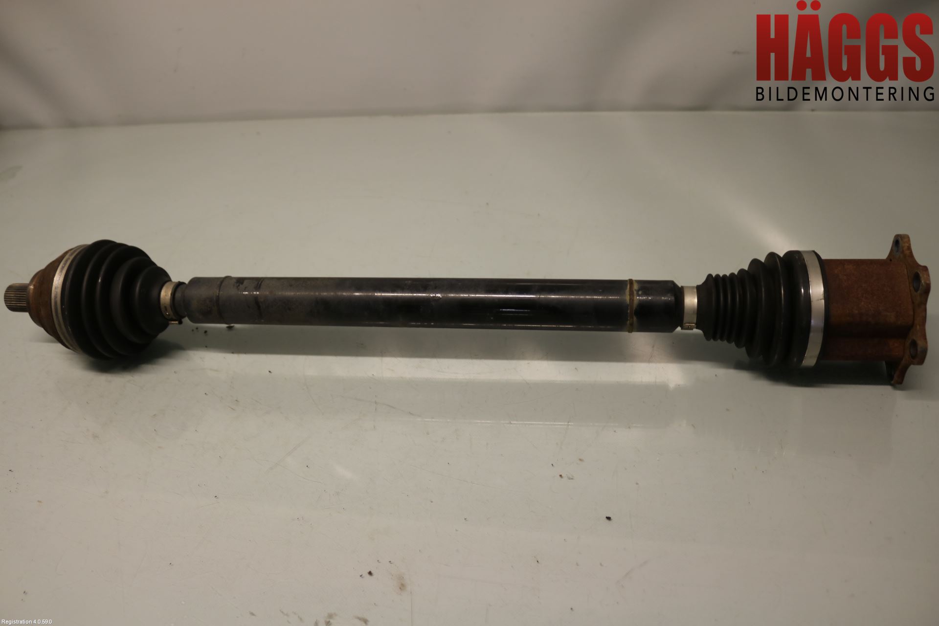 Volkswagen VW TOURAN 16- Drivaxel Fram Höger