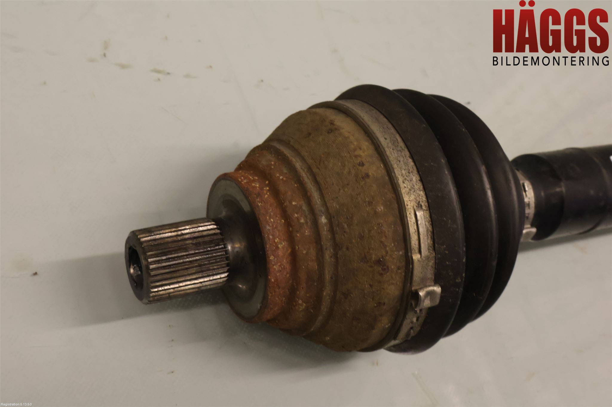 Volkswagen VW PASSAT 20-24 Drivaxel Fram Höger