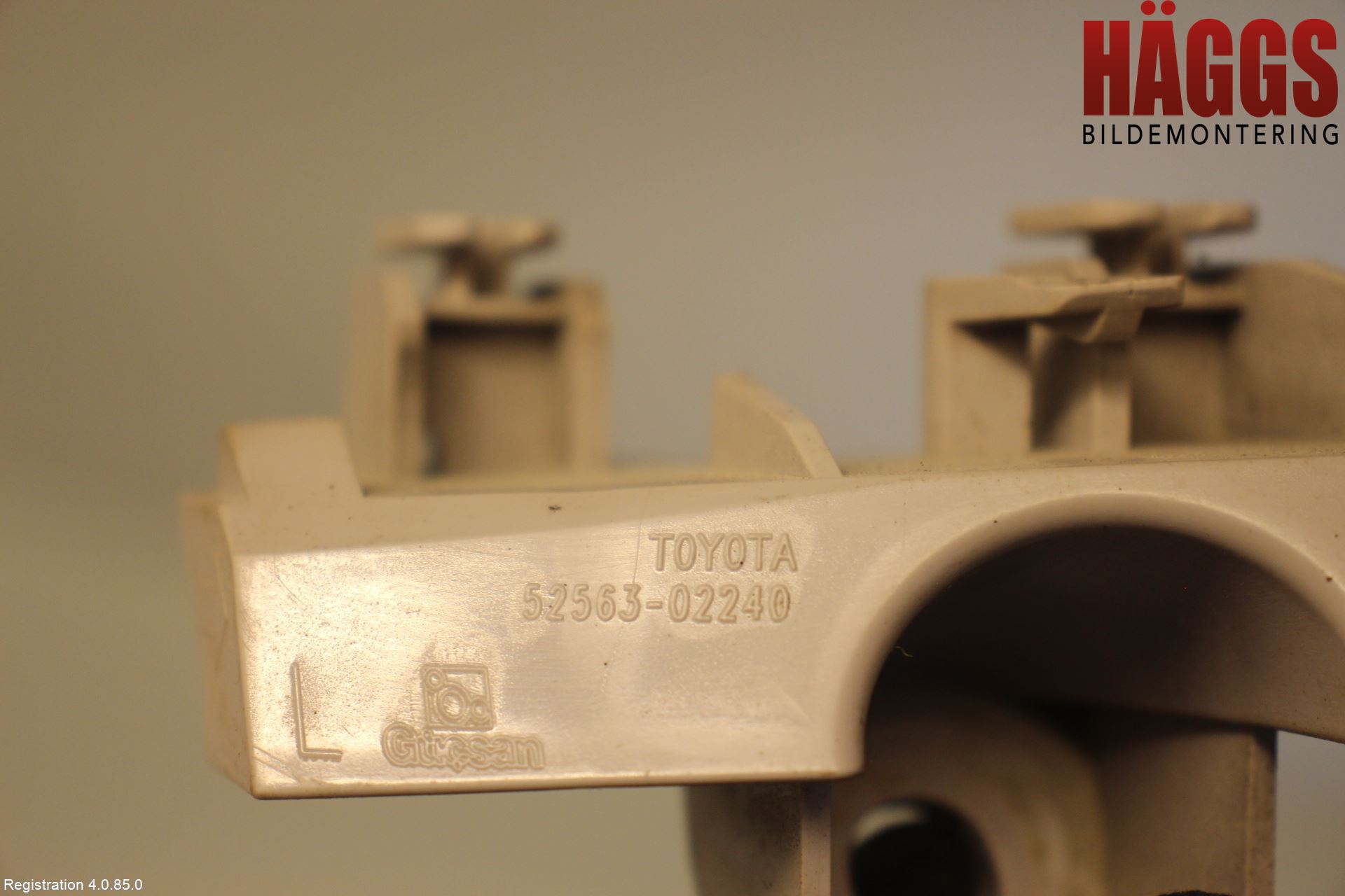 Toyota AURIS 13-19 Stötfångarfäste Bak Vä