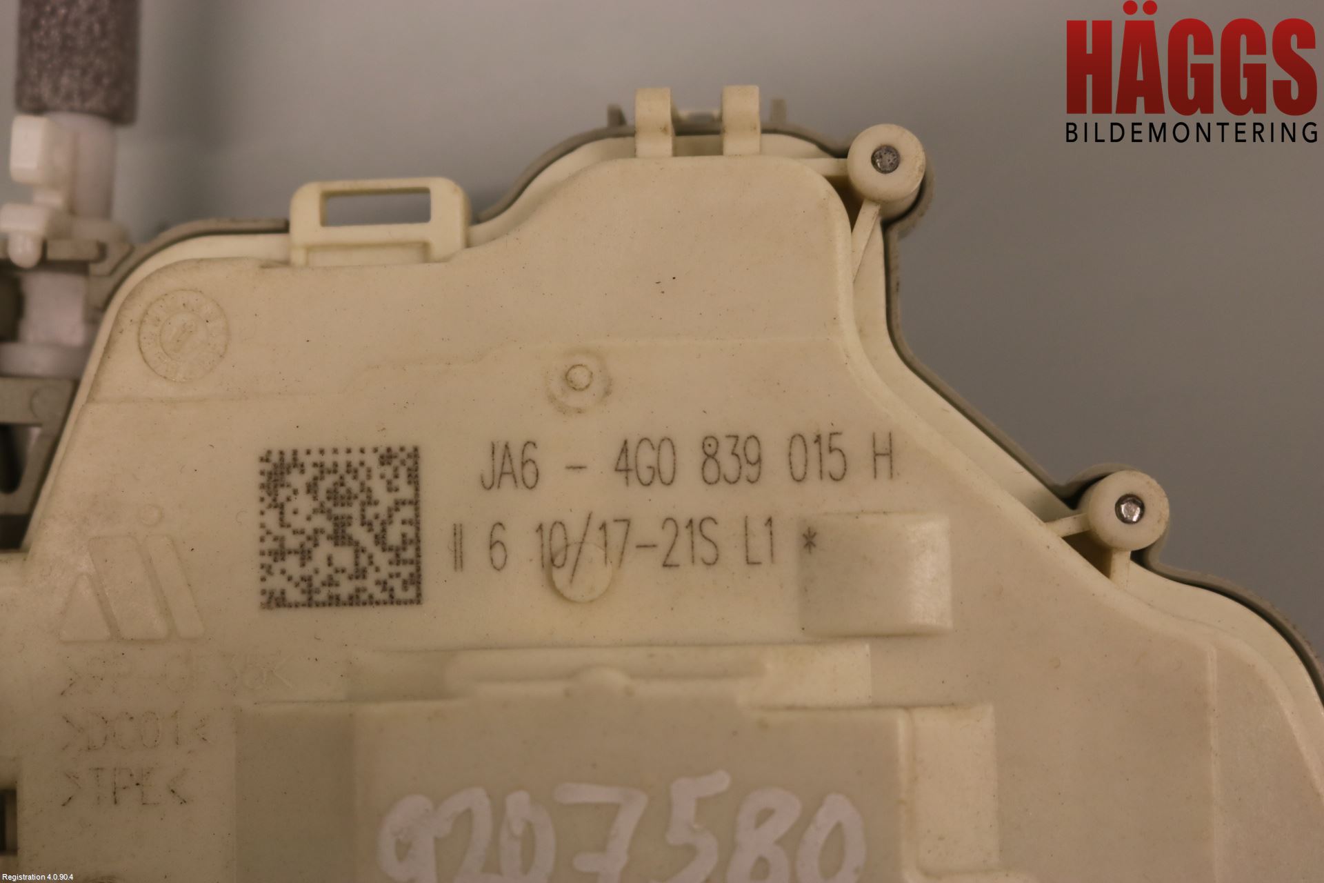 Audi A4 ALLROAD 17- Låskista-Dörrlås