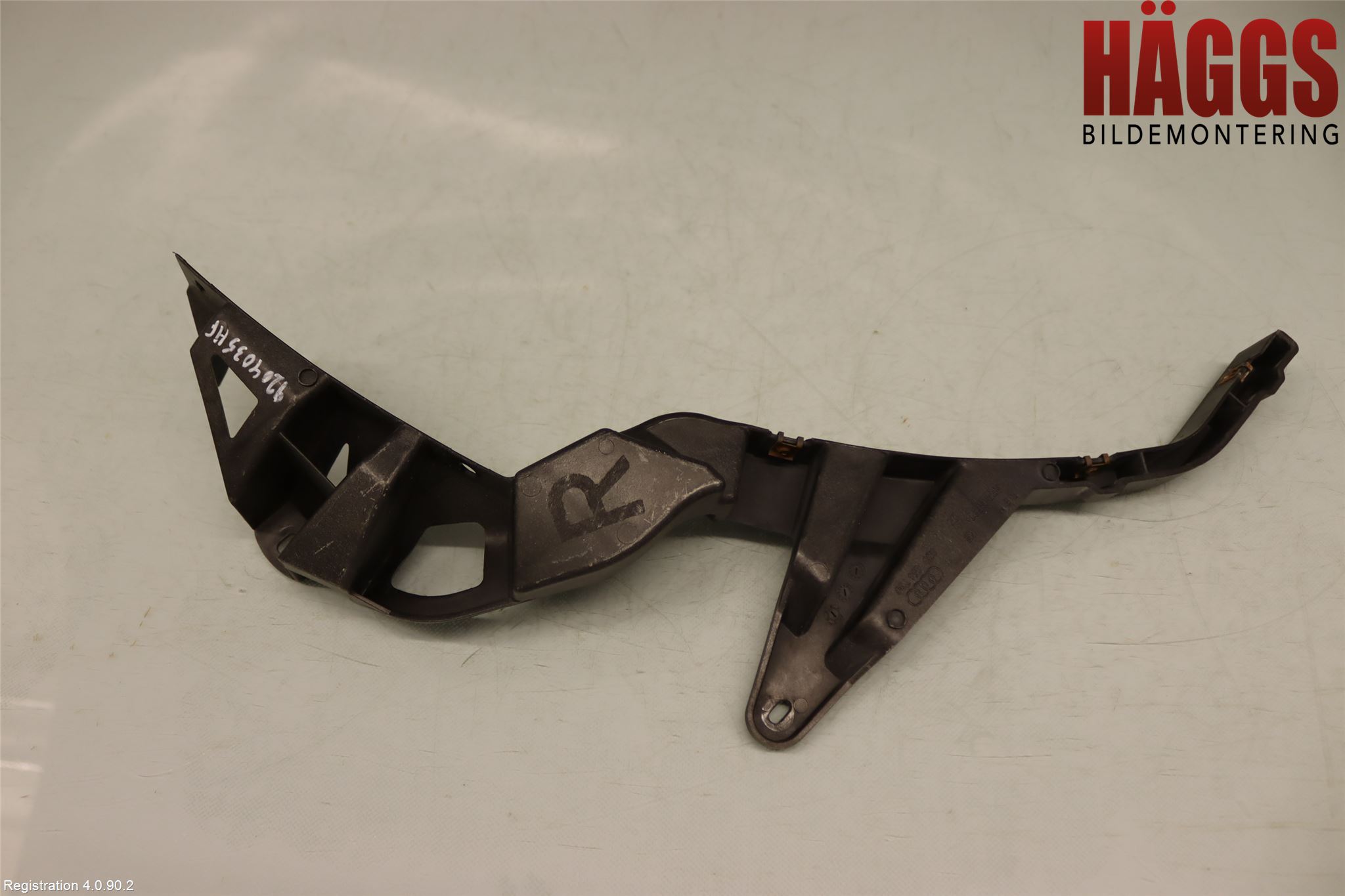 Audi A2 Skärmfäste Fram Hö