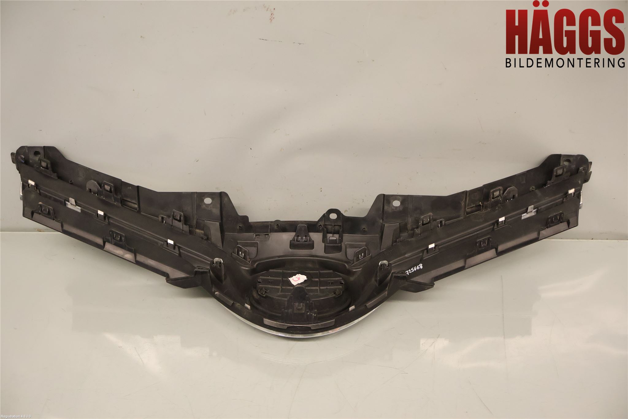 Toyota YARIS XP130 15-20 Grill Komp