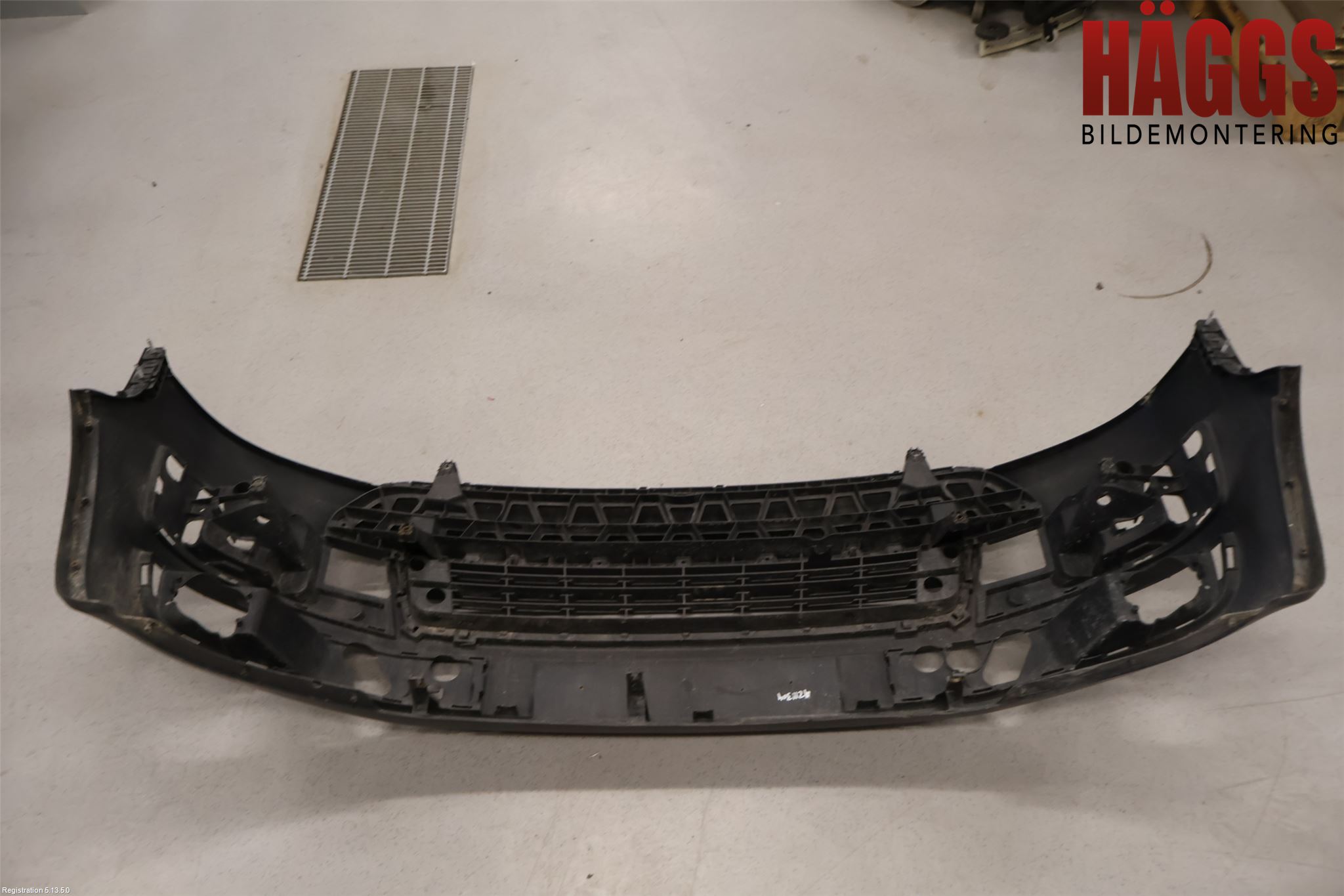 Volkswagen VW TRANSP/CARAVELLE (T5) 04-15 Stötfångarbeklädnad Fram