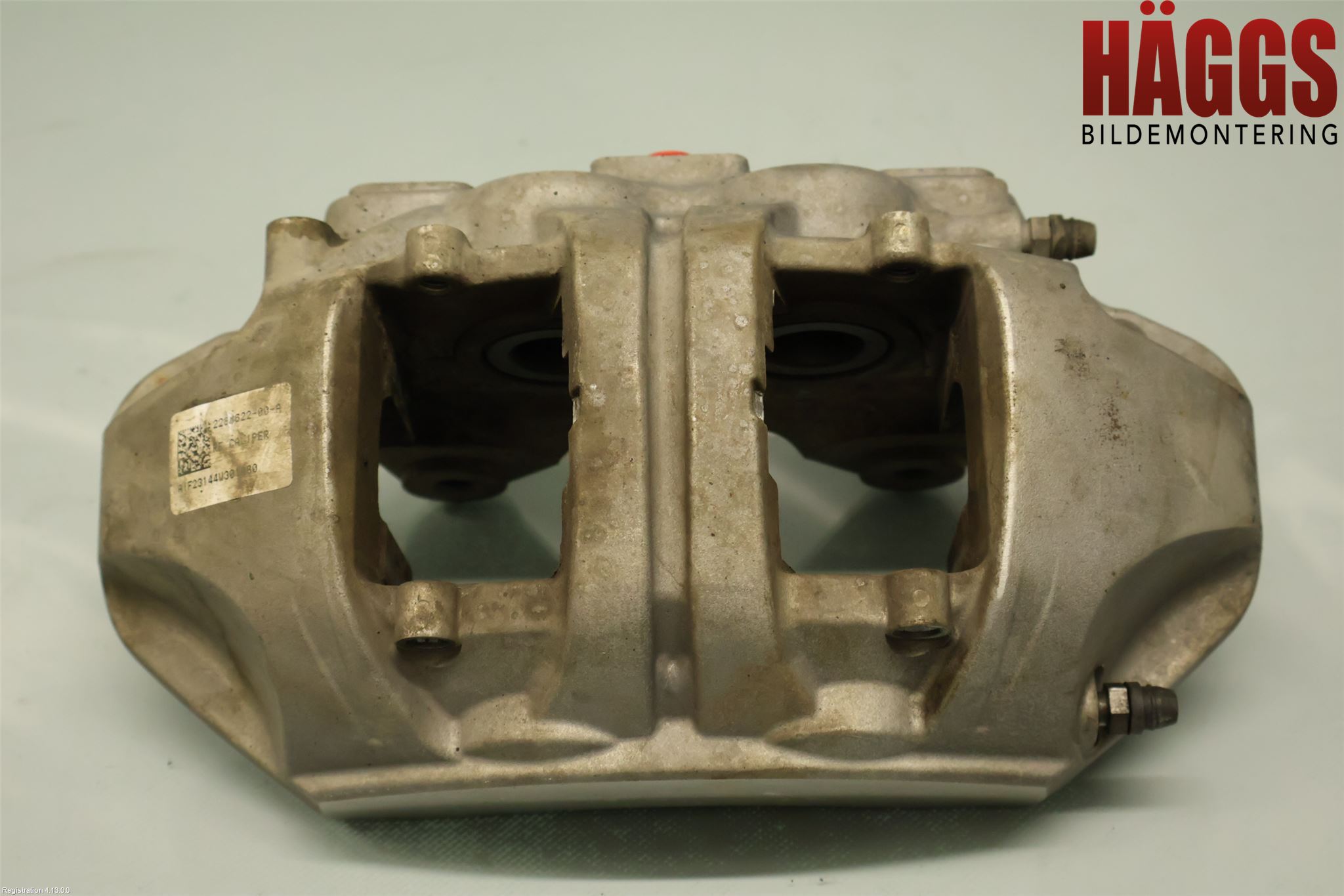 Tesla MODEL Y 21- Bromsok Fram Höger
