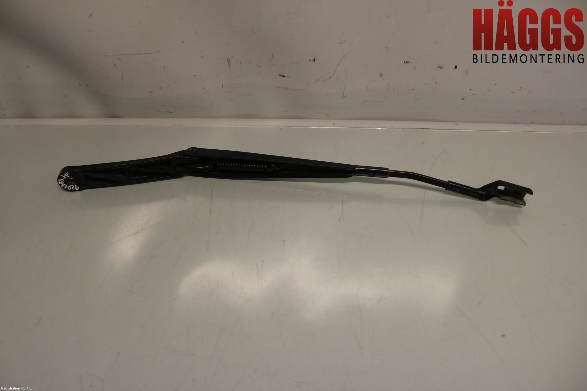 Volkswagen VW PASSAT 11-14 Torkararm Armar Vindruta