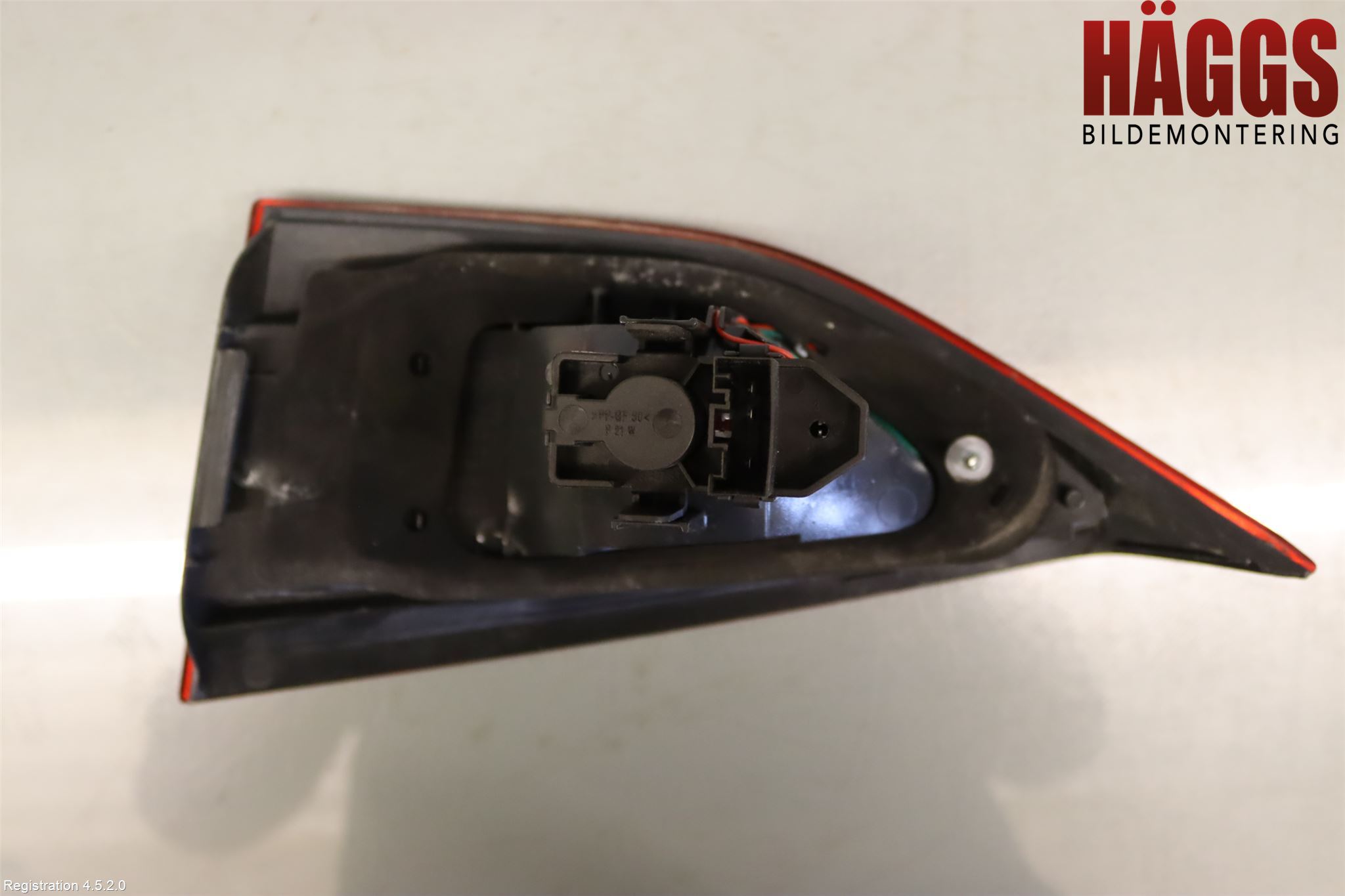 BMW X1 E84 10-15 Bakljus Lucka Vä