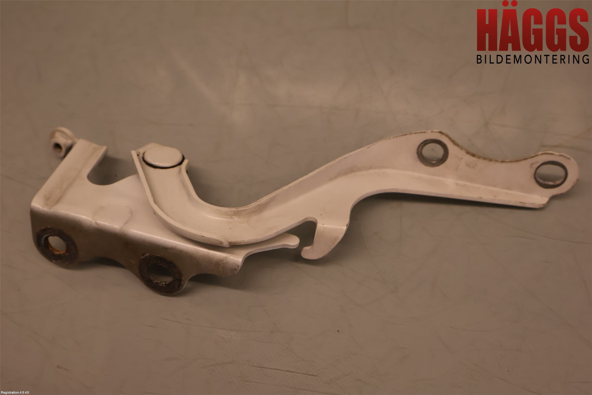 Toyota VERSO 09-18 Huvgångjärn