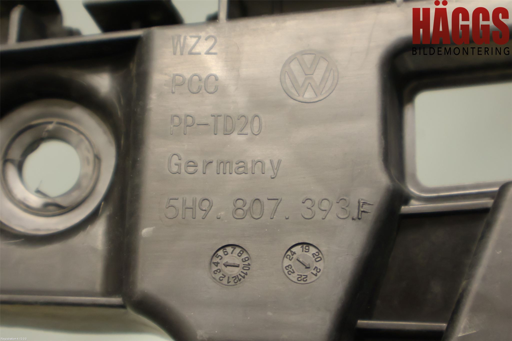 Volkswagen VW GOLF / E-GOLF VIII 20- Stötfångarfäste Bak Vä