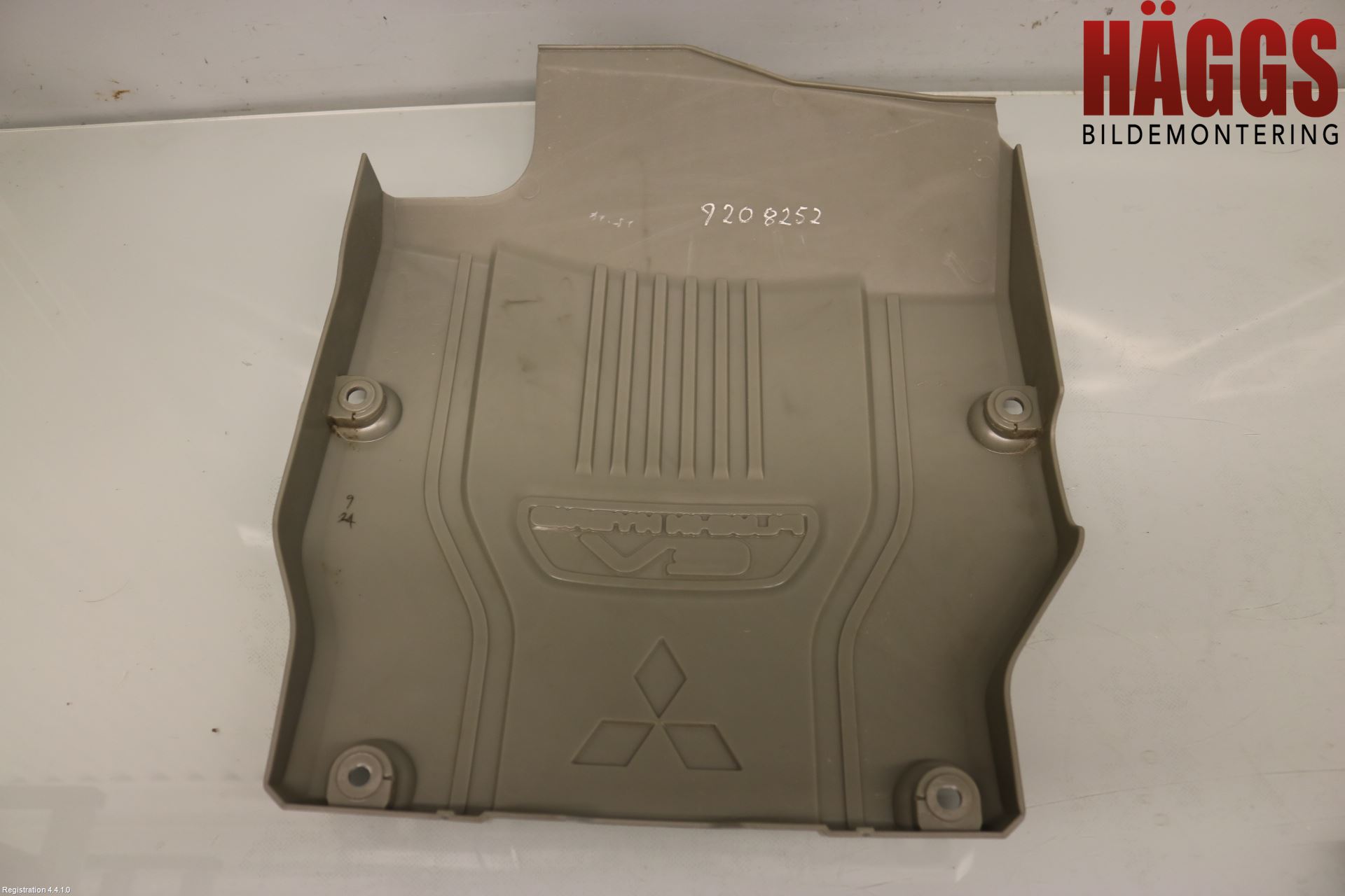 Mitsubishi OUTLANDER 13-21 Motorkåpa