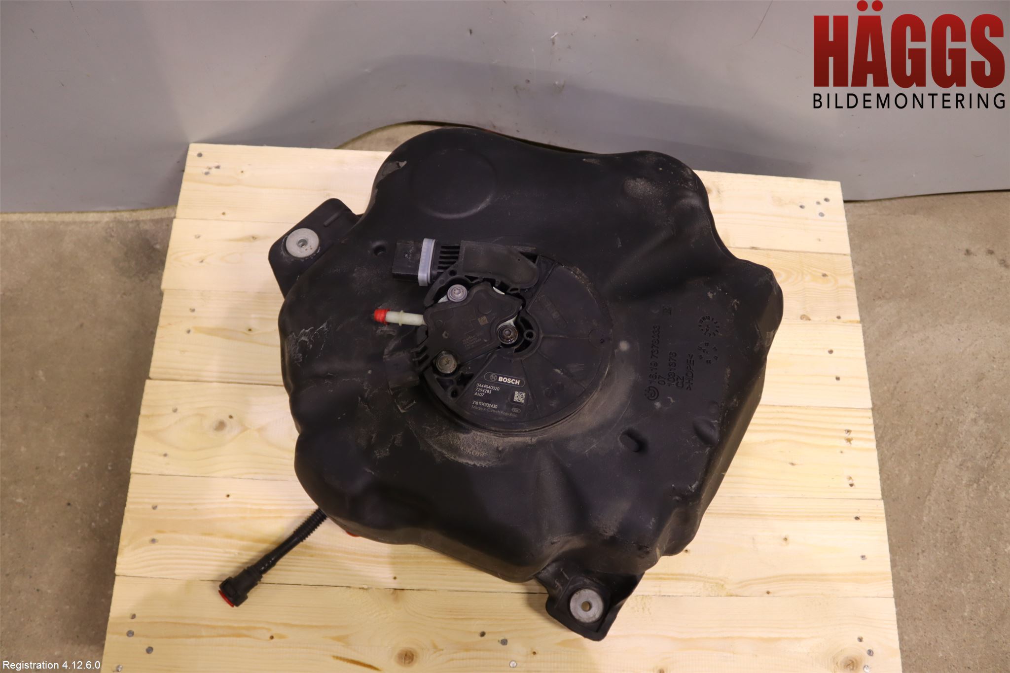 BMW 7 G11/G12 15-22 Adblue Tank