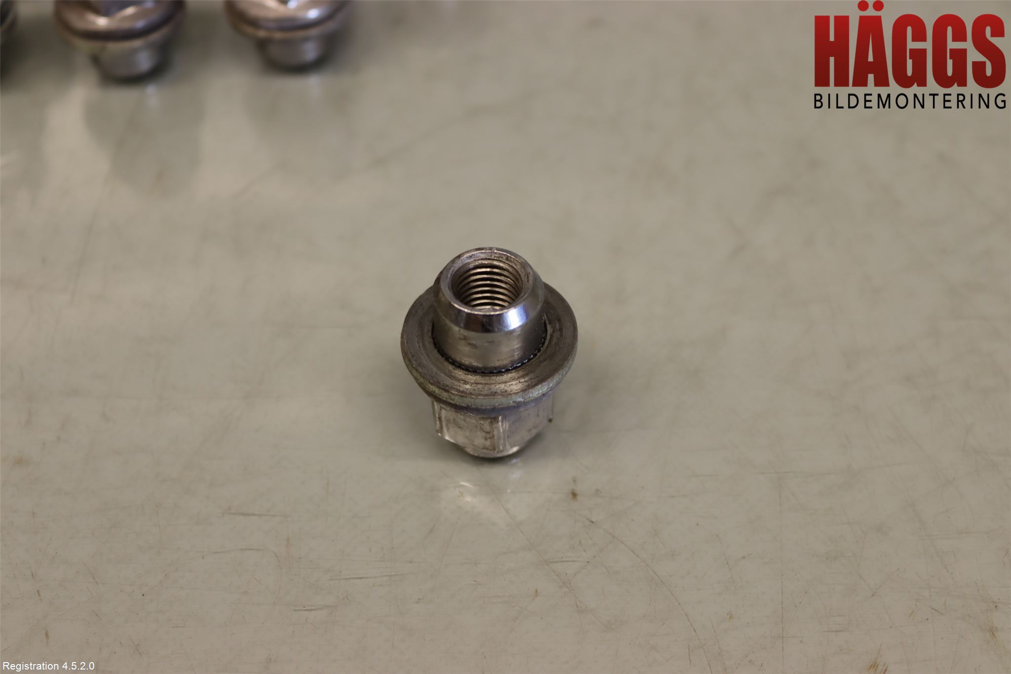 Lexus NX 300h 15-21 Hjulmutter-Bult-Sats