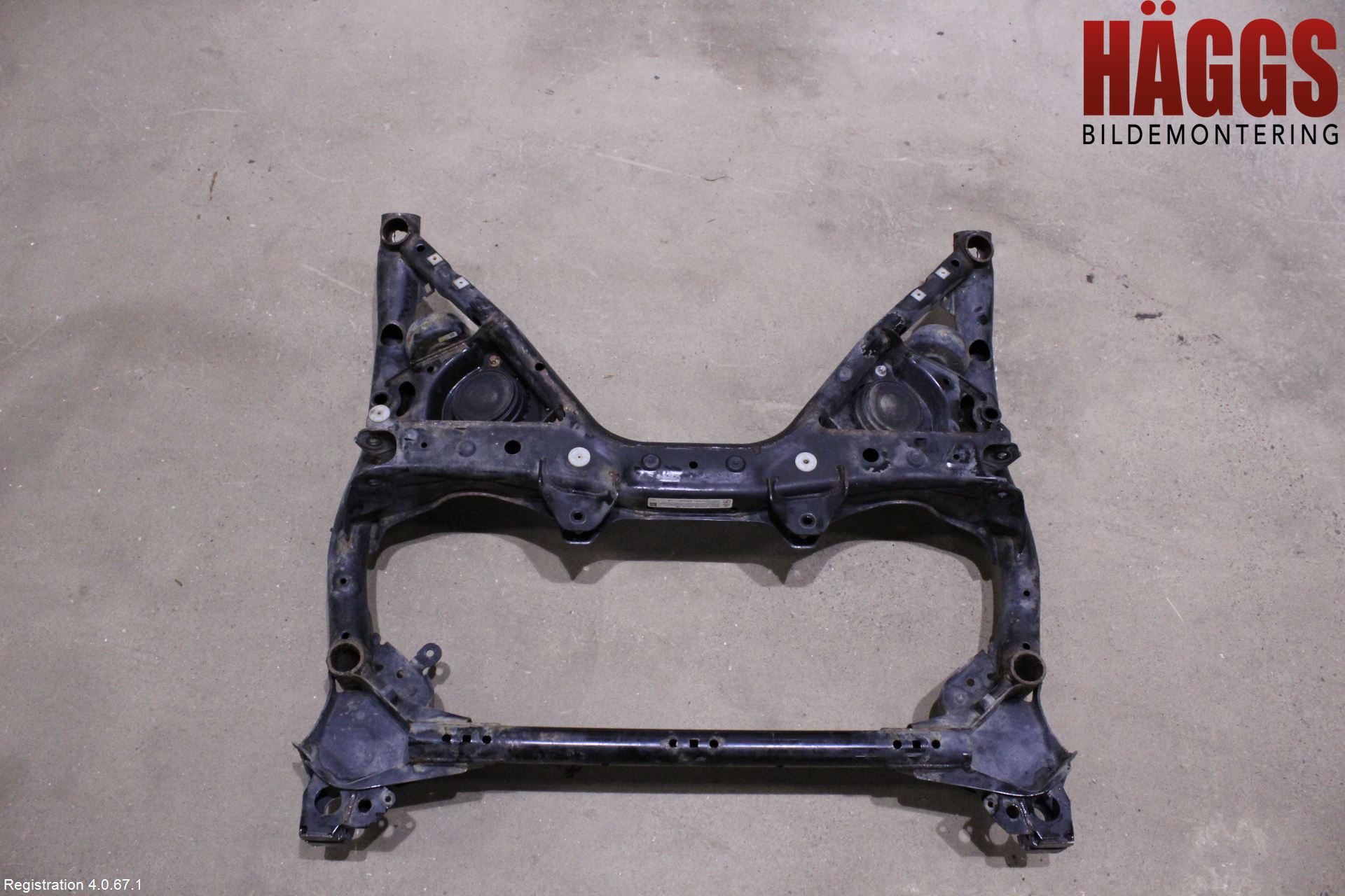 BMW 3 F30/F31/F80 12-19 Framvagnsbalk