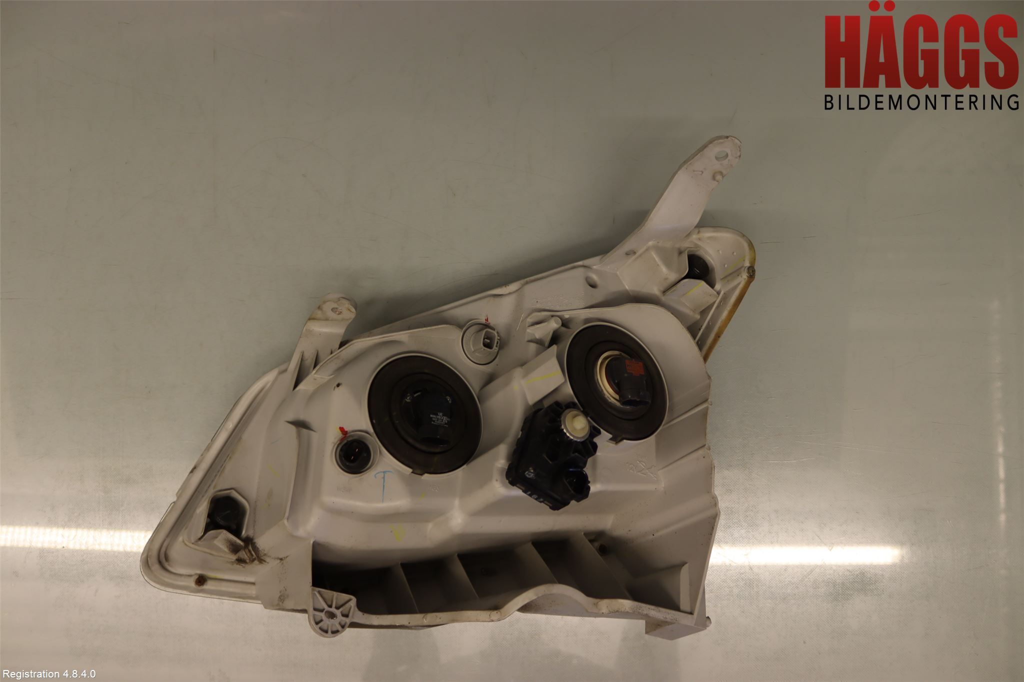 Isuzu D-MAX Strålkastare Höger