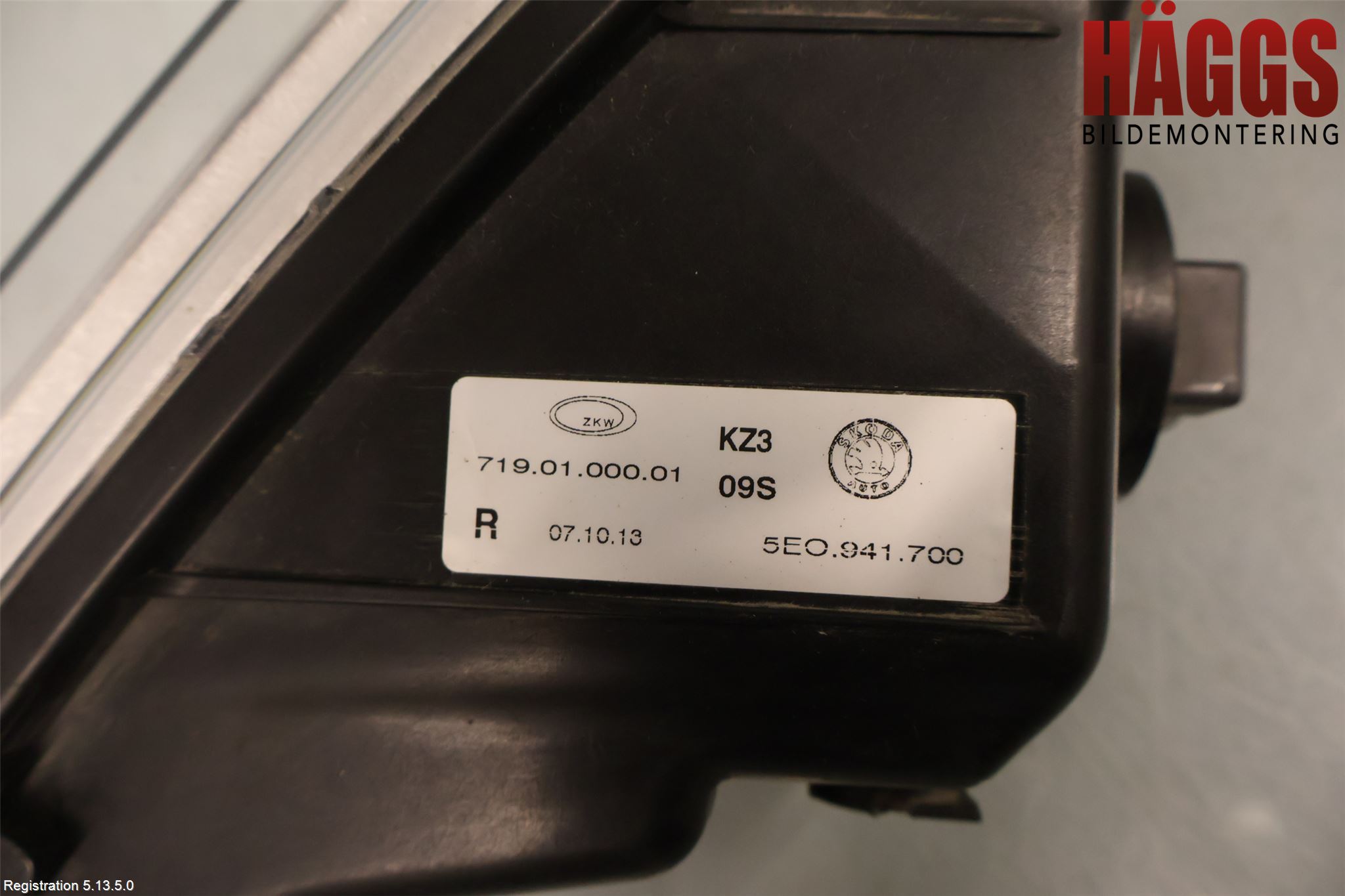 Skoda OCTAVIA (5E) 13-20 Dimljus-Varselljus Fram