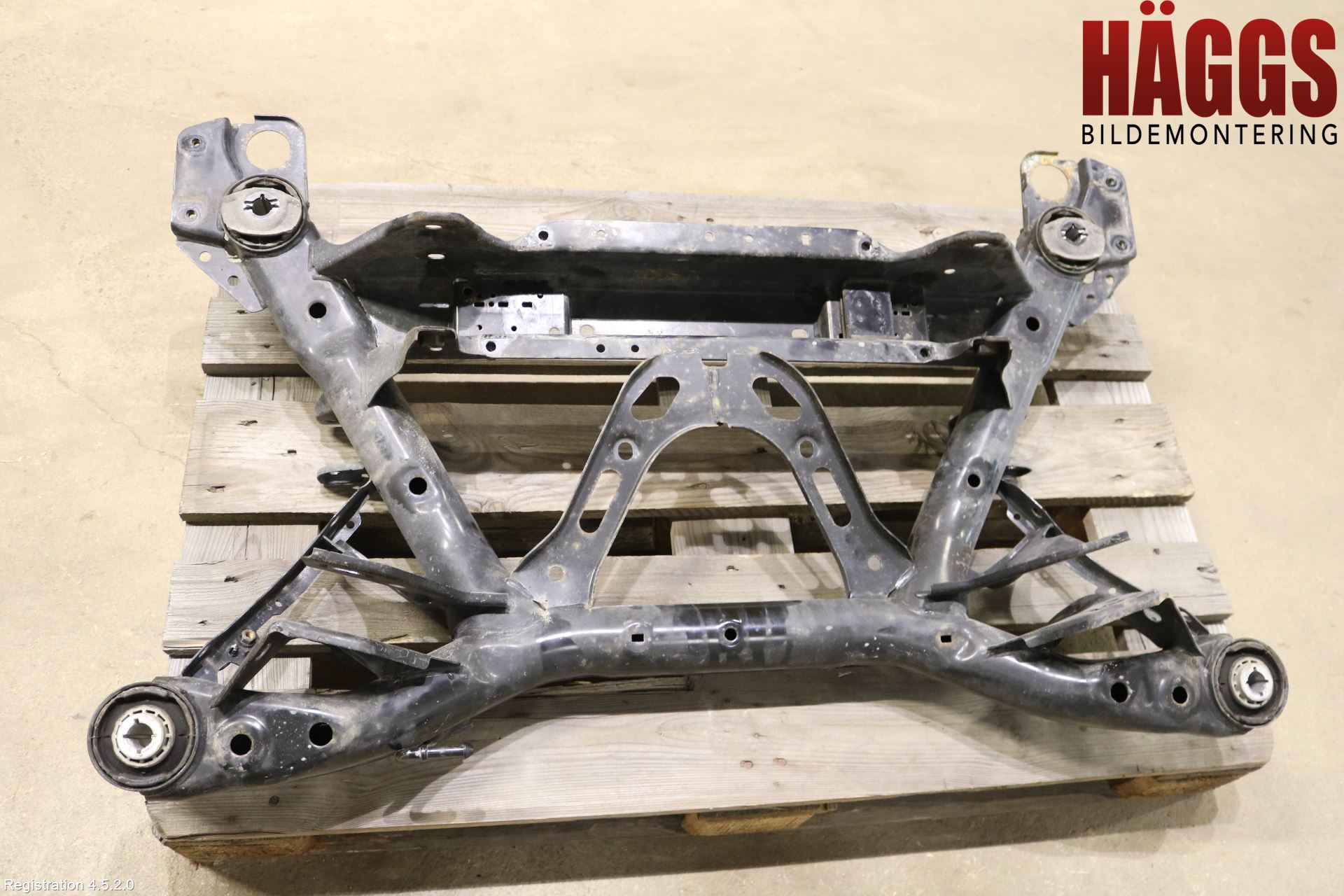 Volvo V60 19- Bakaxelbalk