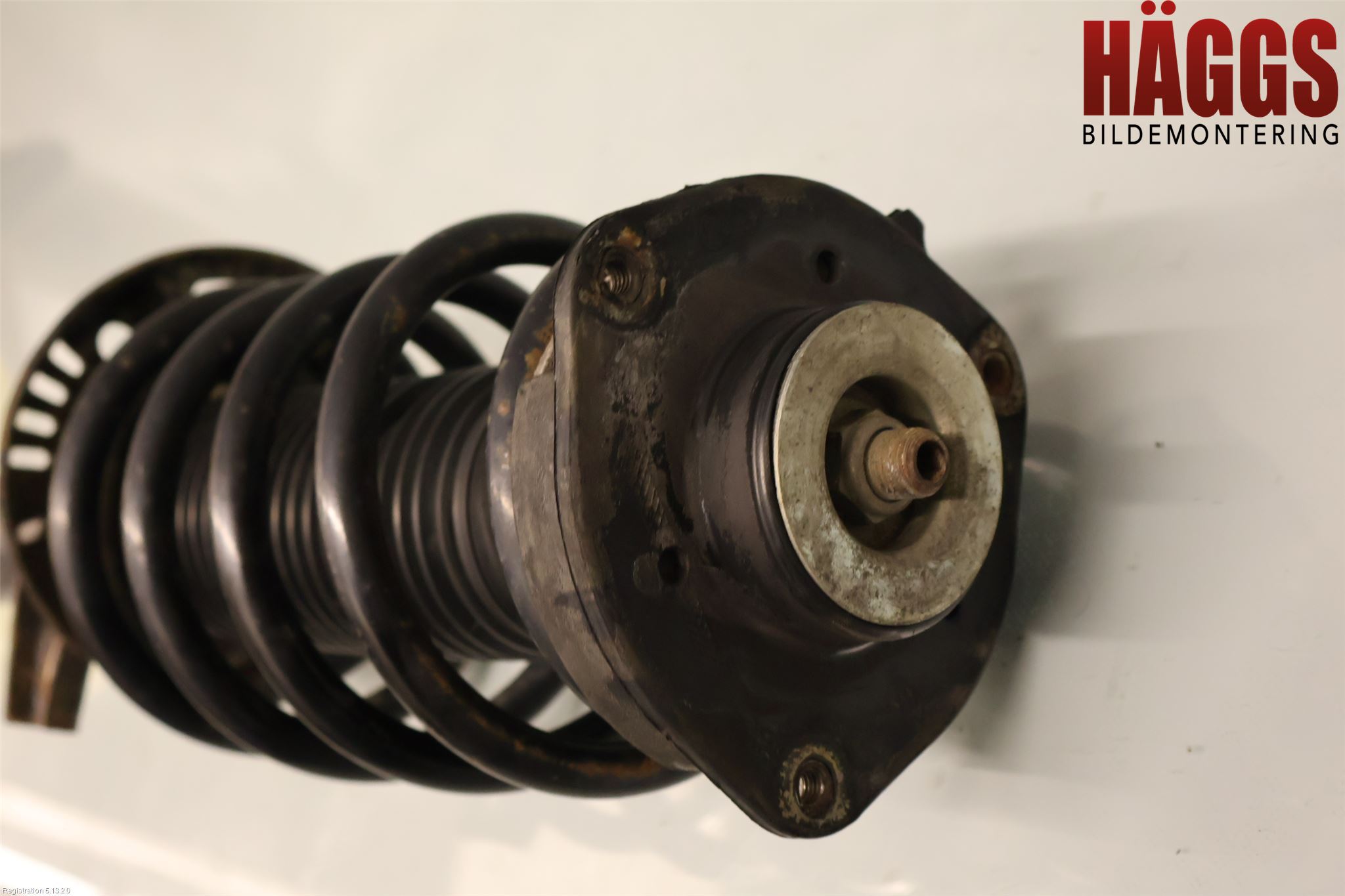 Volkswagen VW CADDY      04-10 Fjäderben Fram Höger