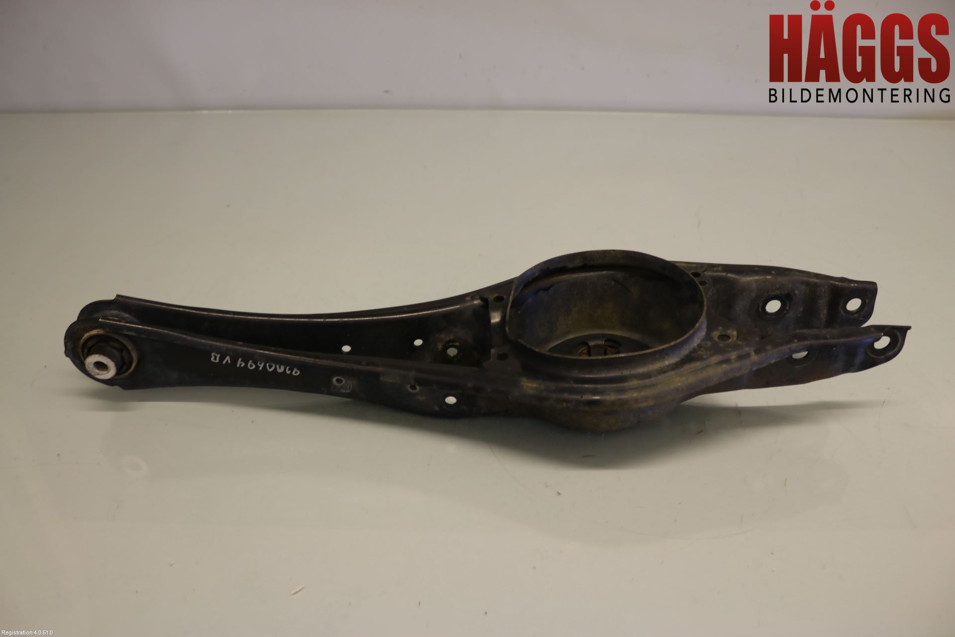 Volkswagen VW PASSAT 15-19 Bärarm Bak Vänster