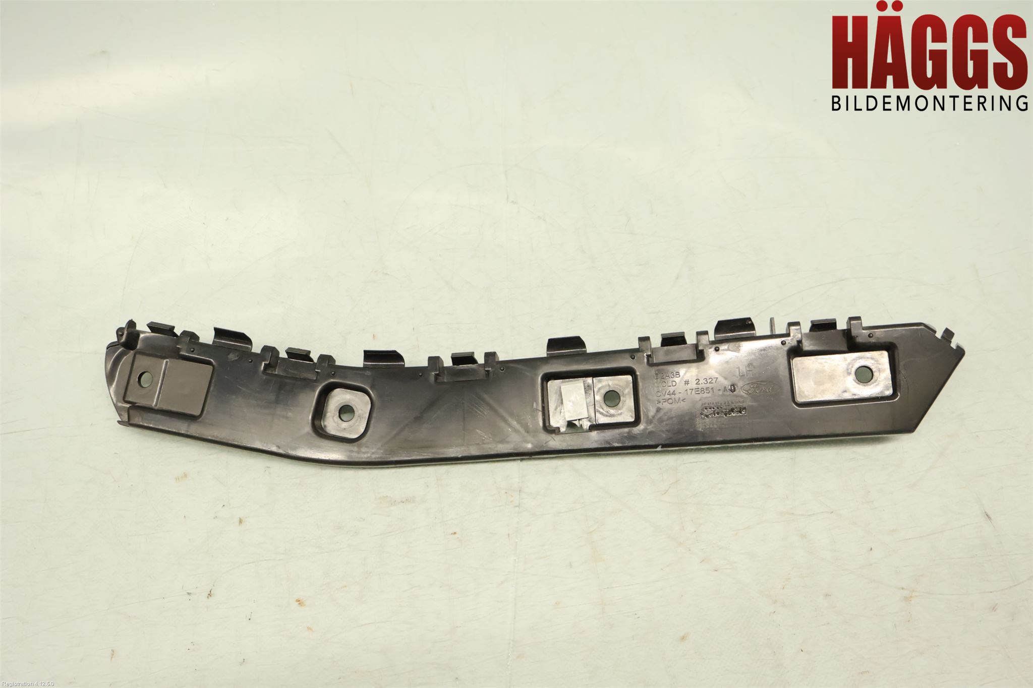 Ford KUGA 13-16 Stötfångarfäste Bak Vä