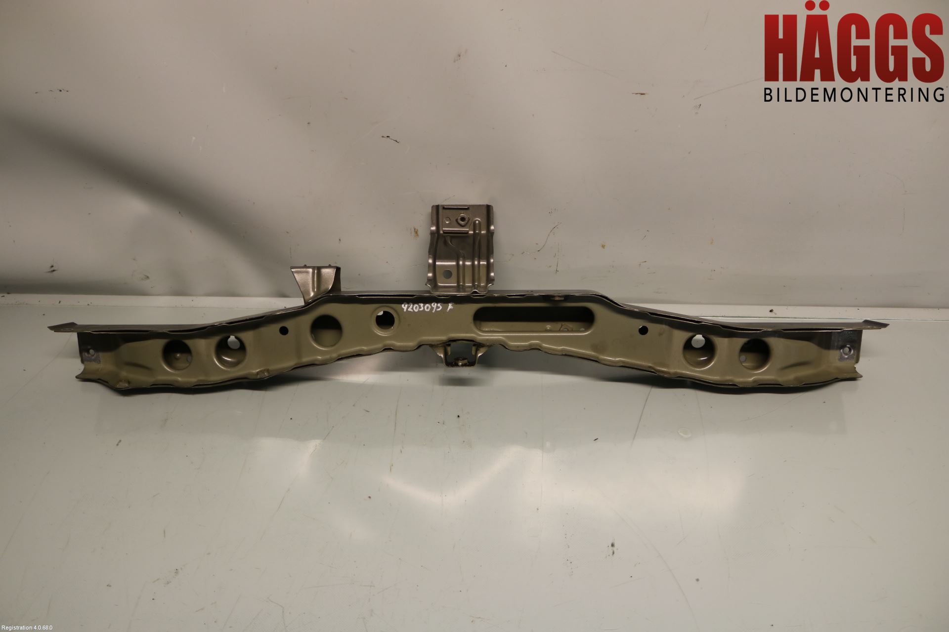 Toyota VERSO 09-18 Frontplåt Övre