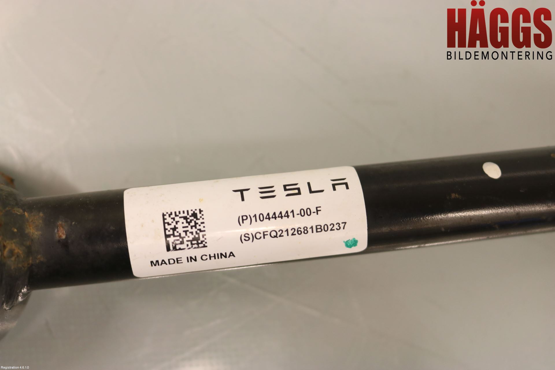 Tesla MODEL Y 21- Bärarm Bak Vänster