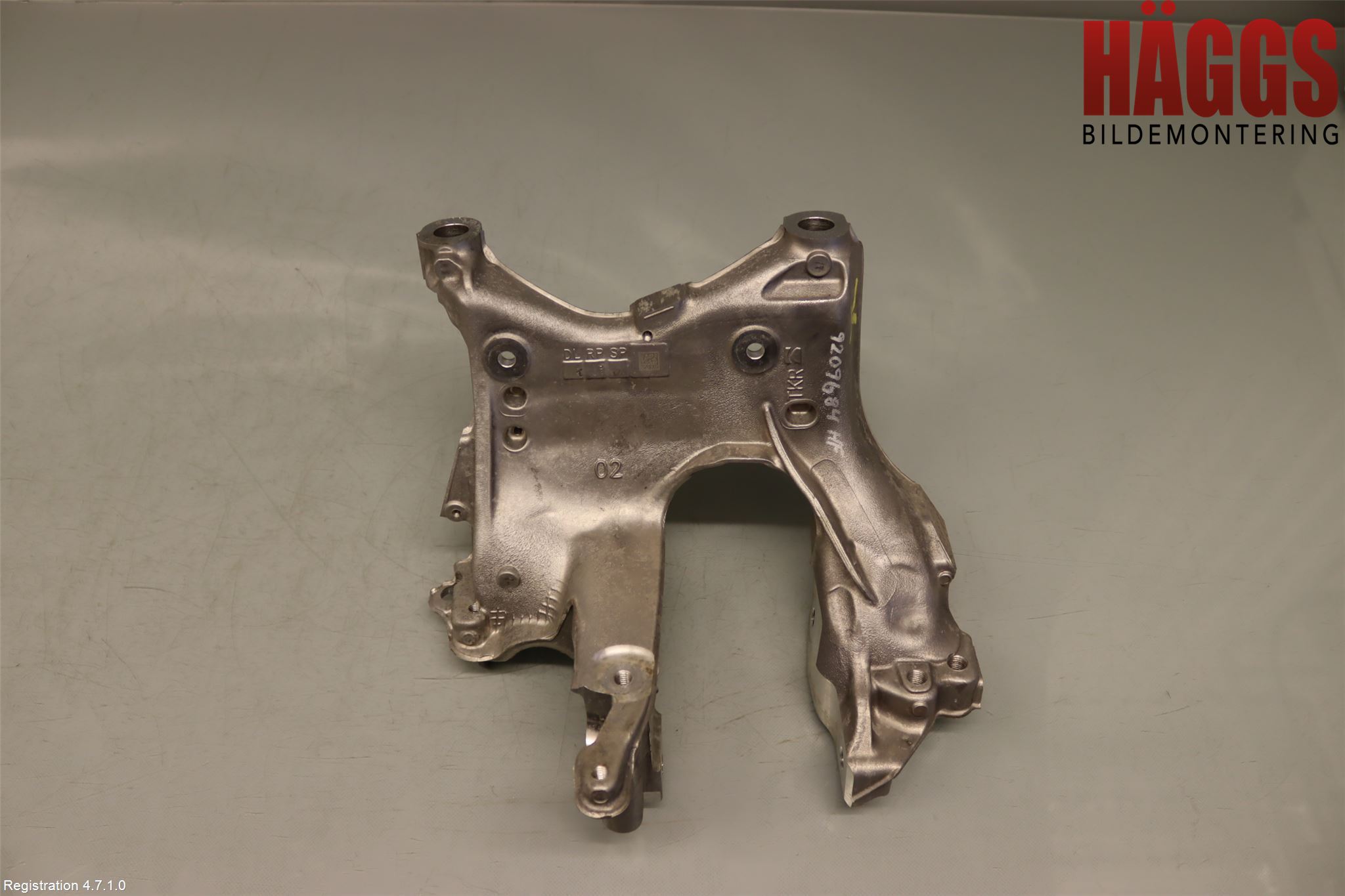 Audi A6 F2/C8 19- Framvagnsbalk