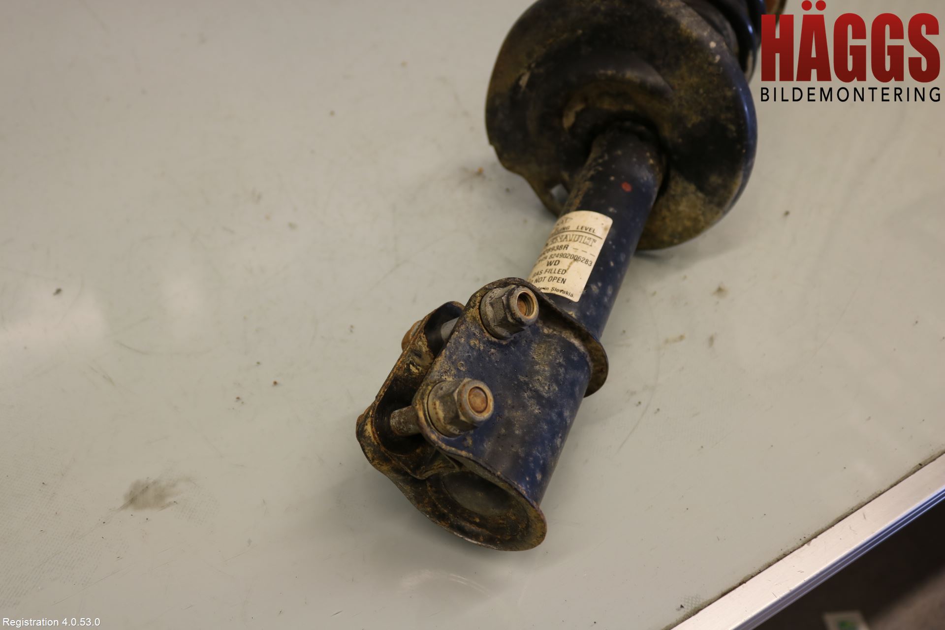 Dacia DOKKER 13- Fjäderben Fram Höger