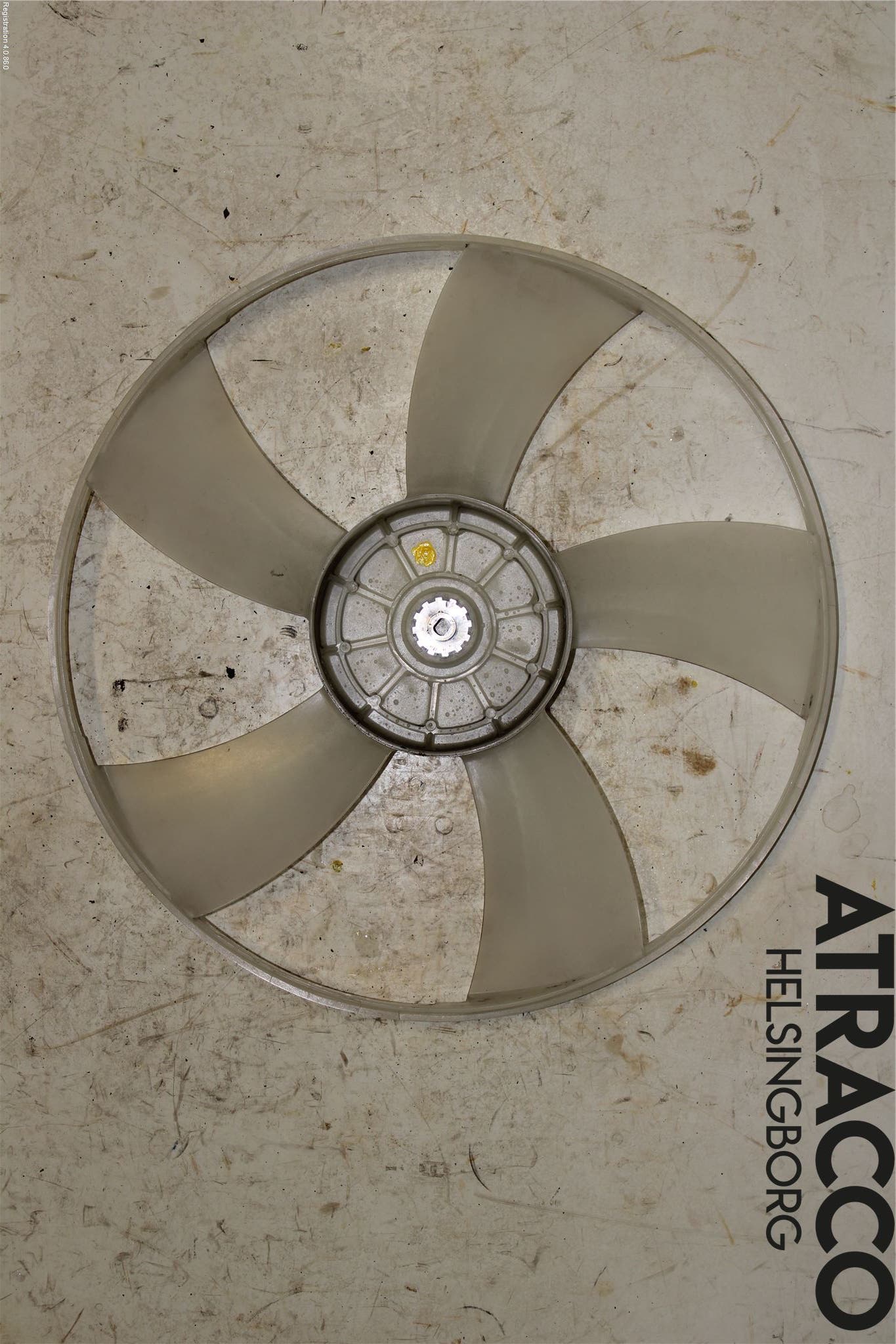 Toyota YARIS XP130 12-14 Kylfläkt-Vinge