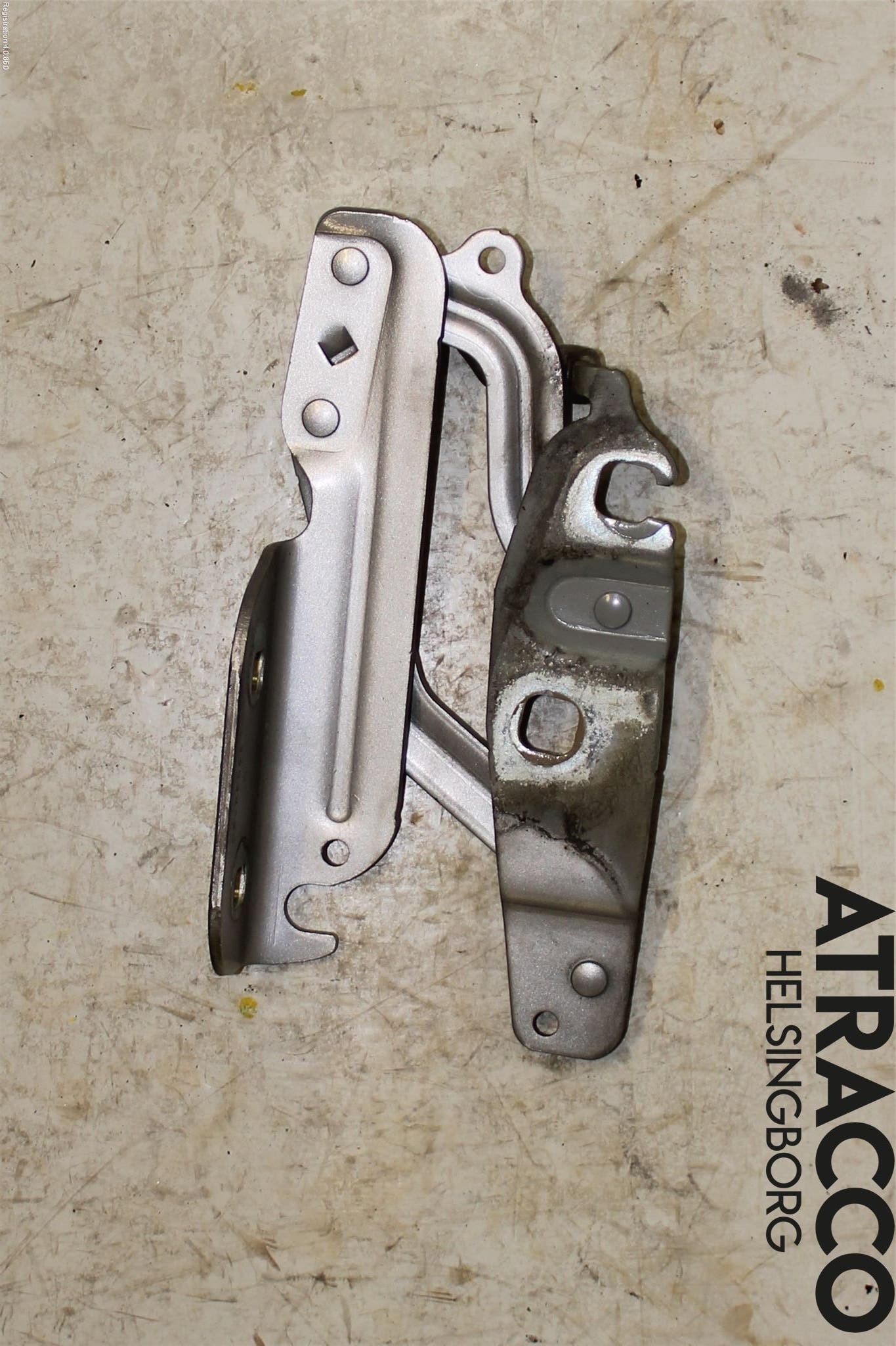 Ford FIESTA 13-17 Huvgångjärn