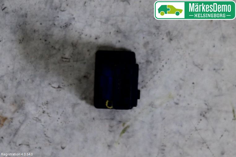 Toyota RAV4 13-18 Strömställare Övrigt