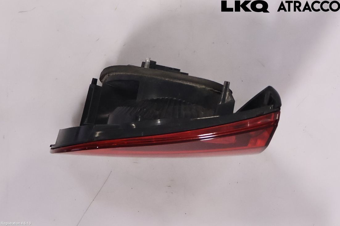Volkswagen VW GOLF VI 09-13 Bakljus Lucka Hö
