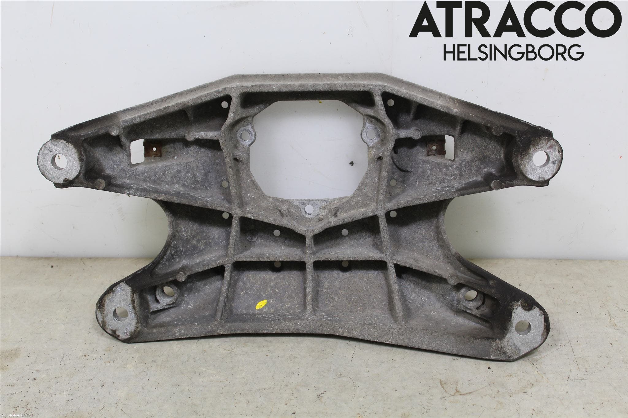 Audi A5 07-16 Växellådsbalk