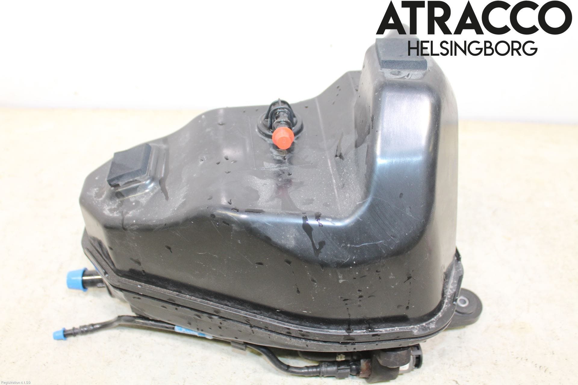 BMW 5 G30/G31/F90 17-23 Adblue Tank