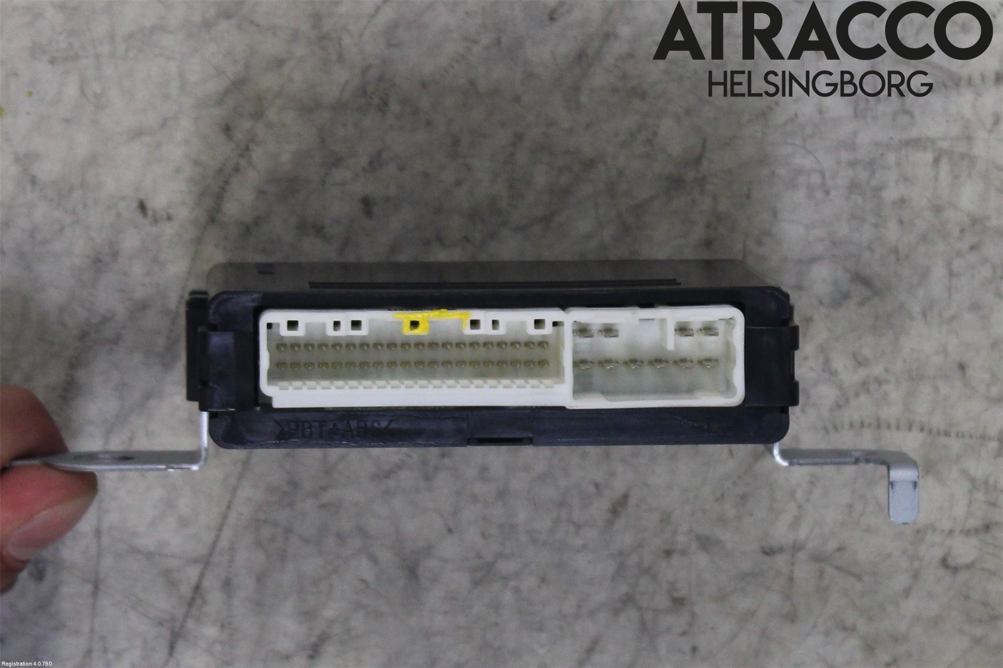 Toyota COROLLA 19- Styrenhet Baklucka