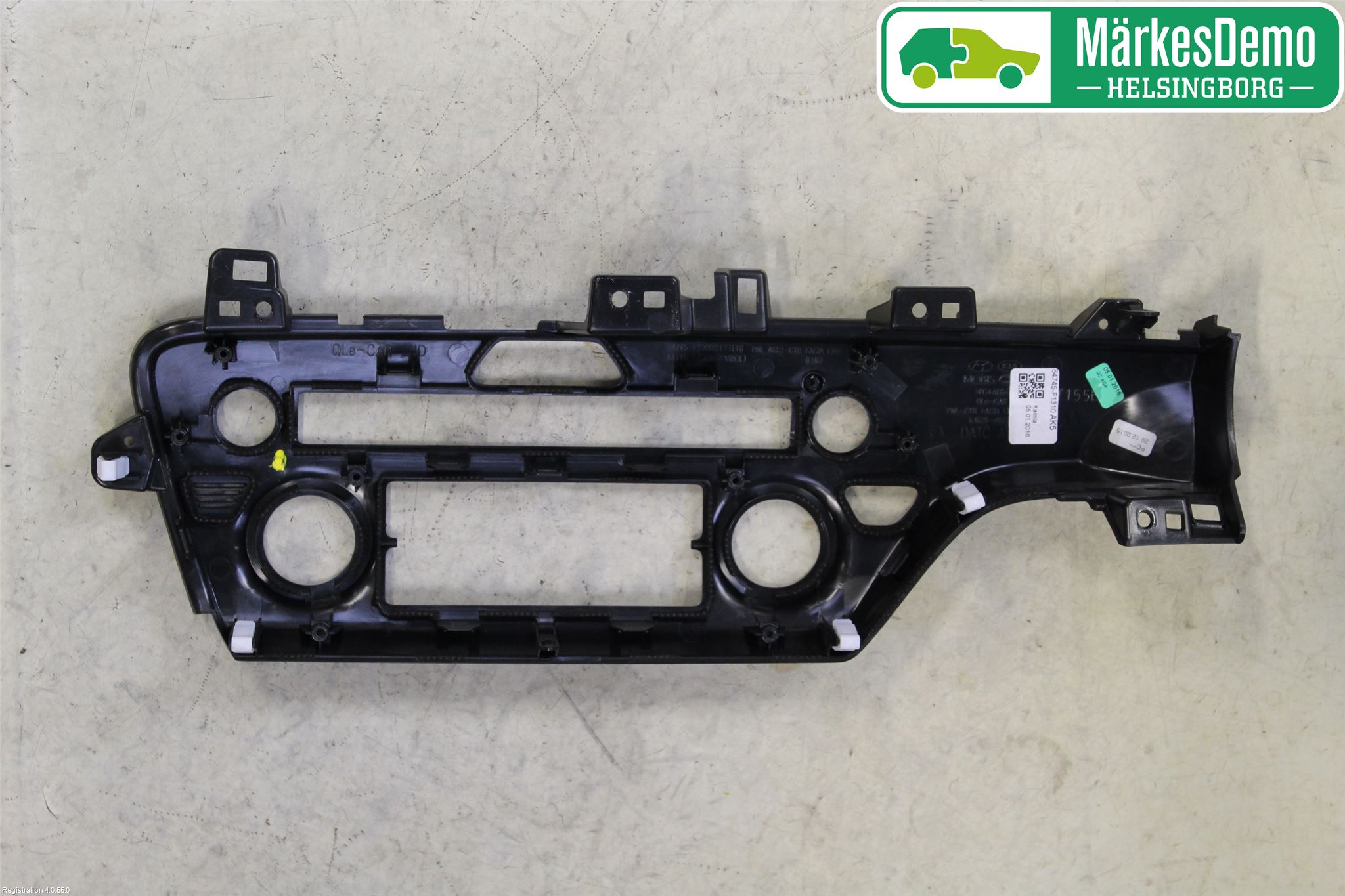Kia SPORTAGE (QL) 16-21 Instrumentkonsoll Mitt