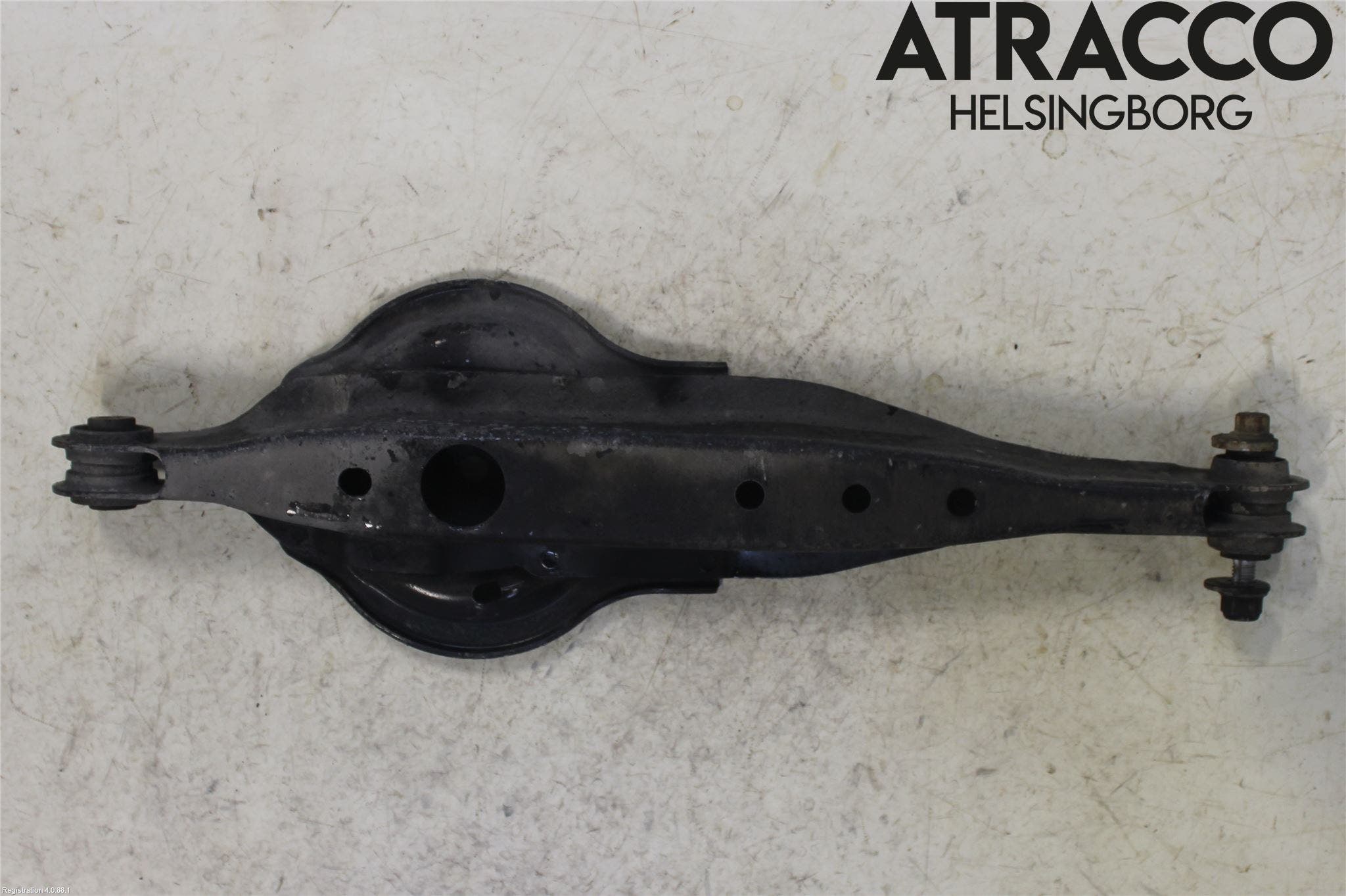 Volvo XC70 14-16 Bärarm Bak Höger