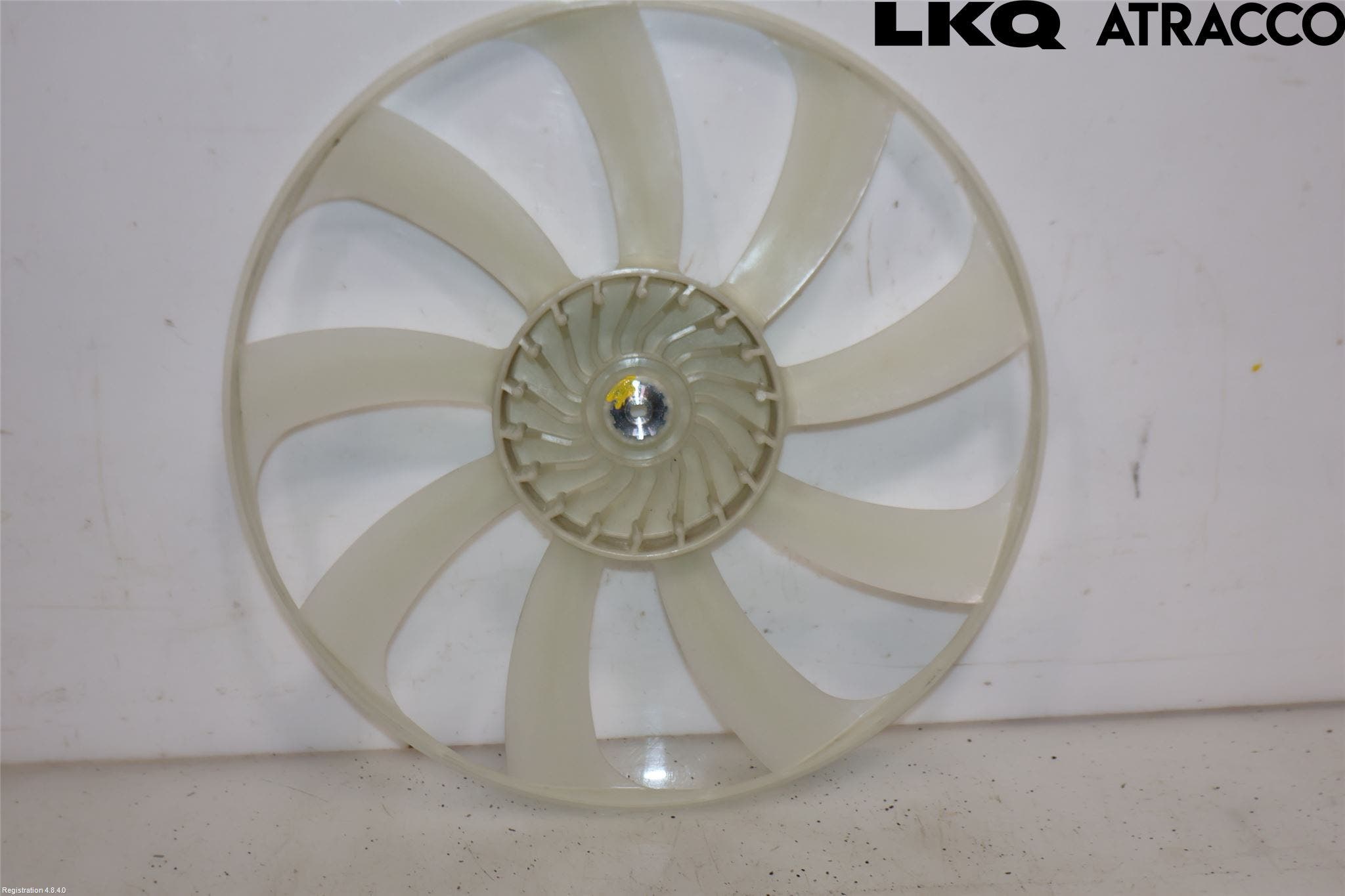 Toyota YARIS CROSS XP21 21- Kylfläkt-Vinge