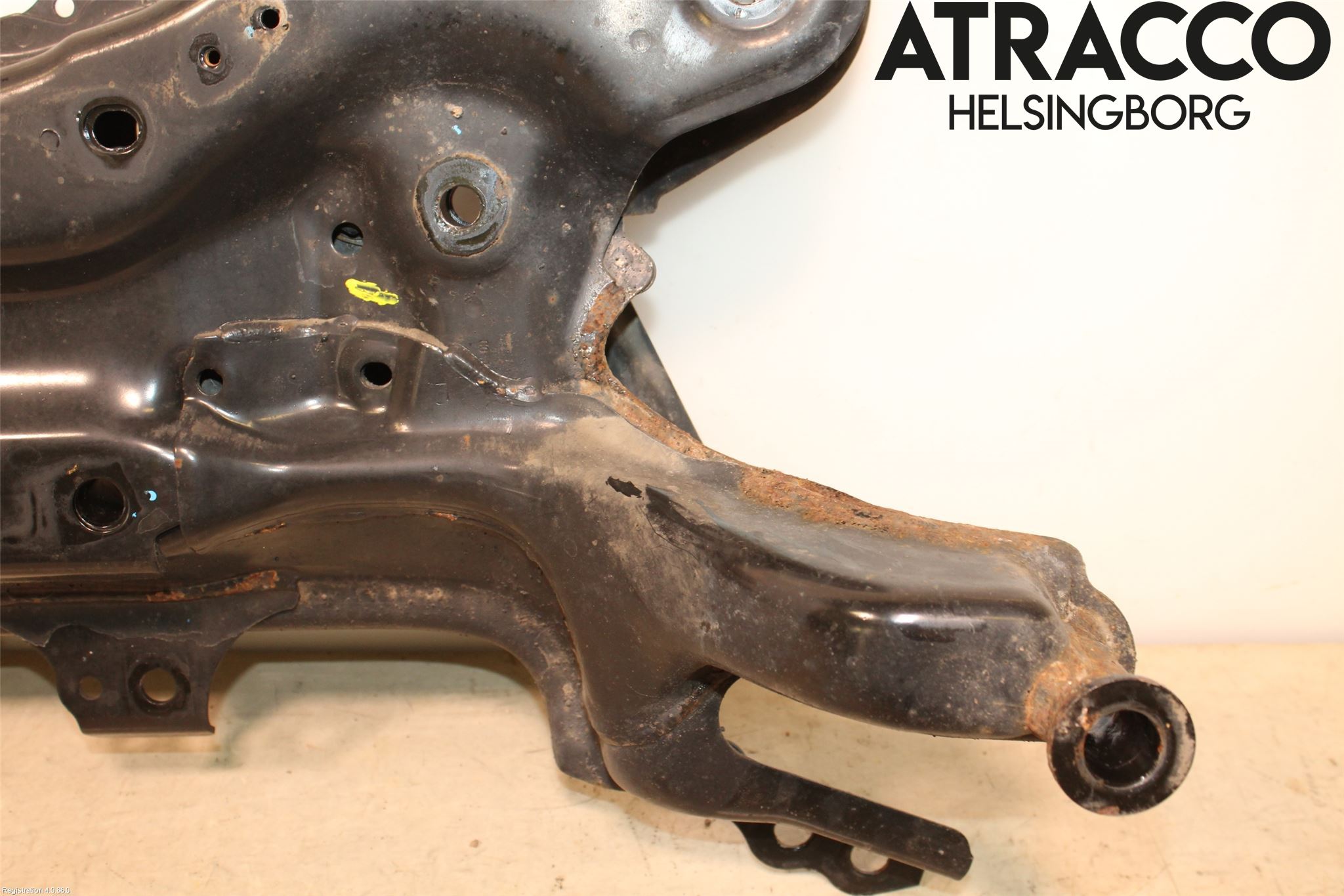 Toyota AURIS 13-19 Framvagnsbalk