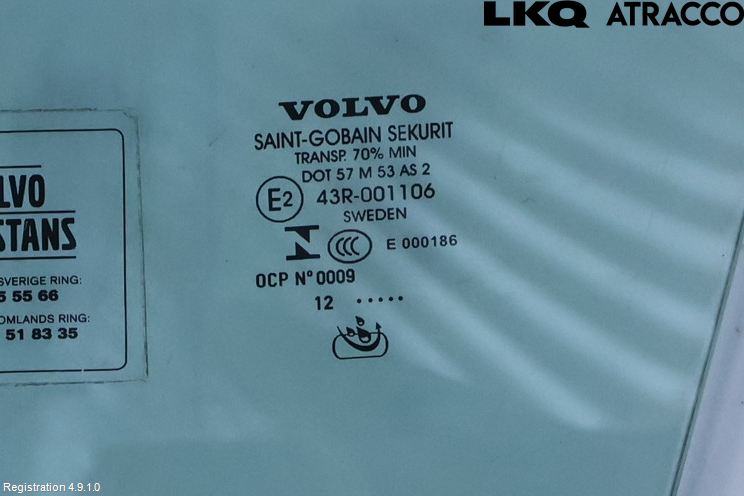 Volvo XC70 08-13 Dörruta Fram Vänster