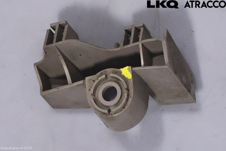 Toyota AURIS 13-19 Stötfångarfäste Bak Hö