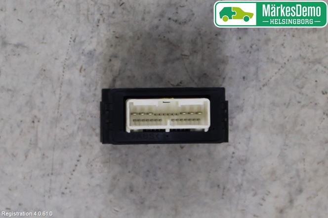 Toyota AURIS 13-19 Relä Torkarmotor