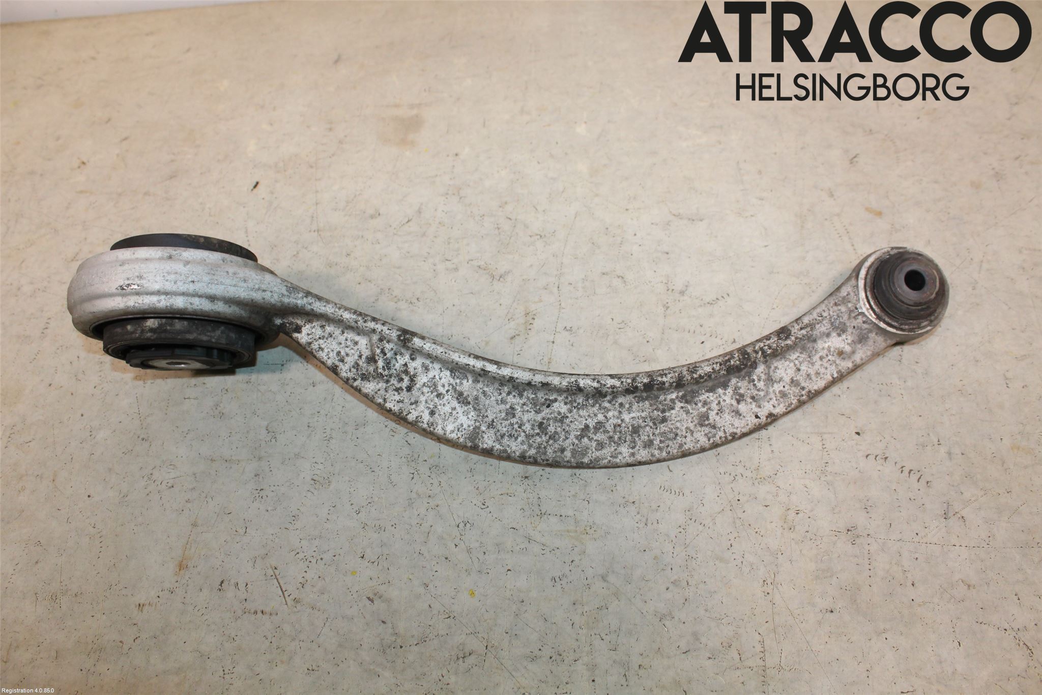 Jaguar XJ X351        10- Bärarm Fram Undre Hö