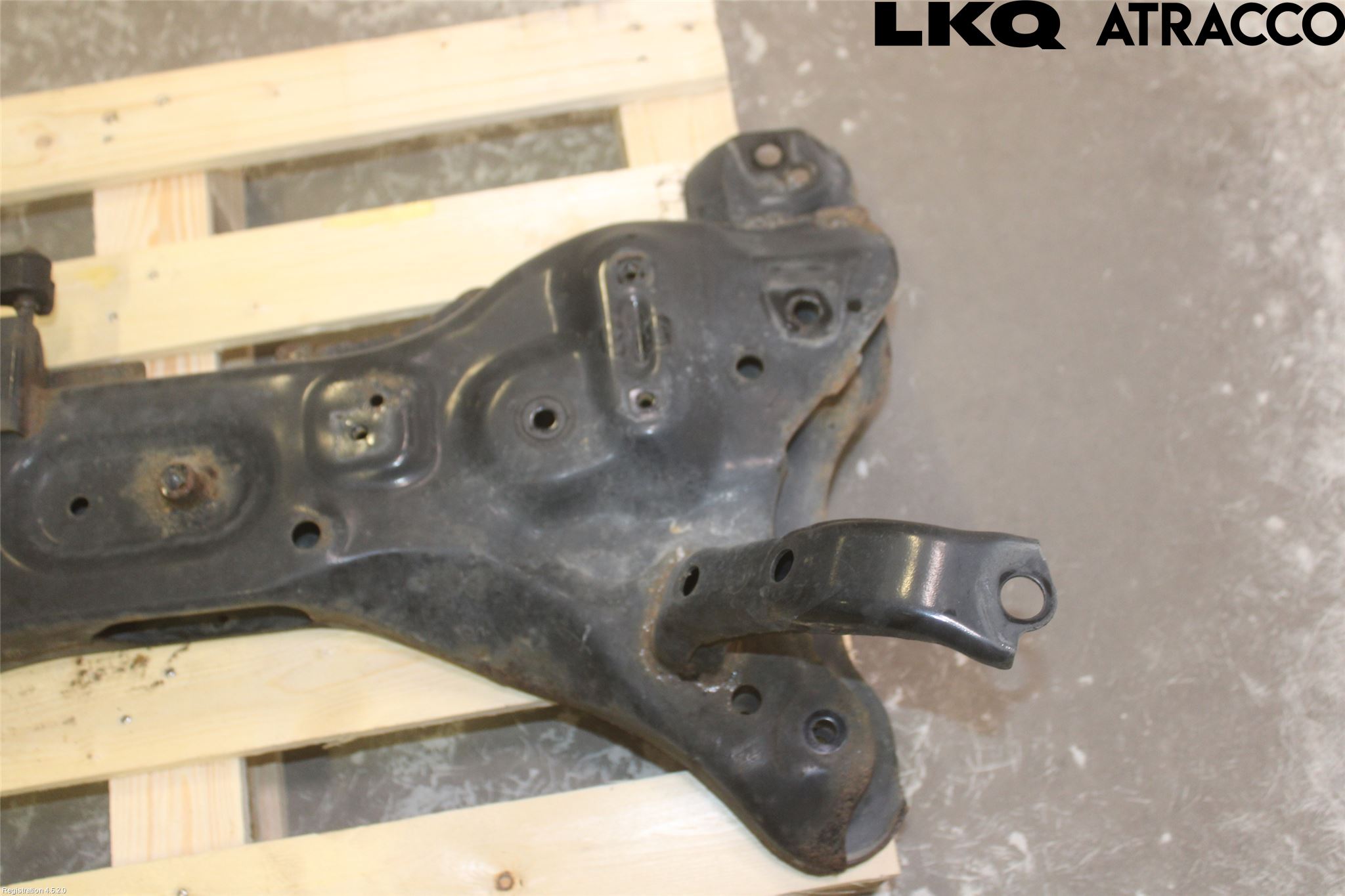 Nissan NOTE E12 14-20 Framvagnsbalk