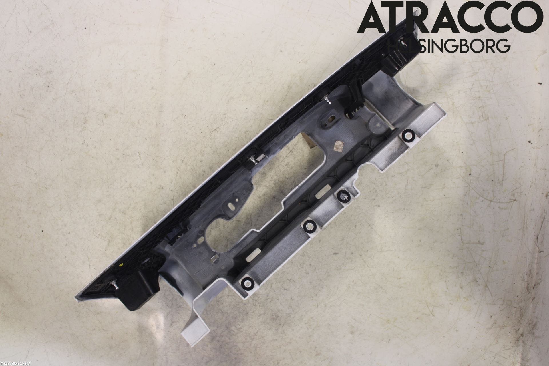 Nissan NV300 16-22 Bakljussarg