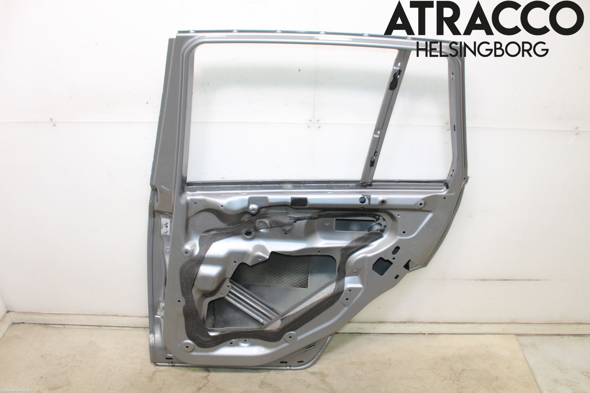 BMW X3 E83     03-10 Dörr Bak Höger