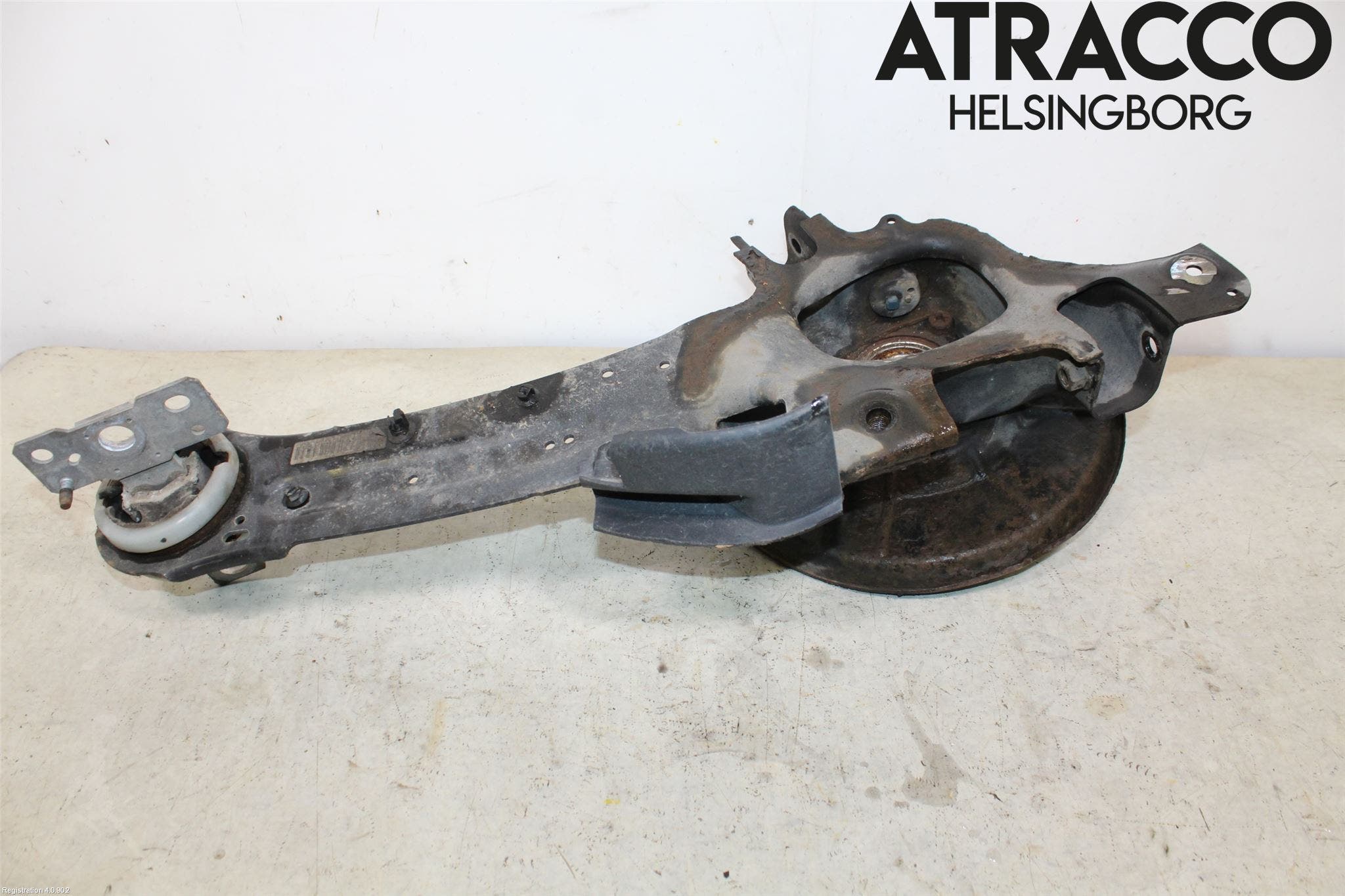 Volvo XC70 14-16 Bärarm Bak Höger