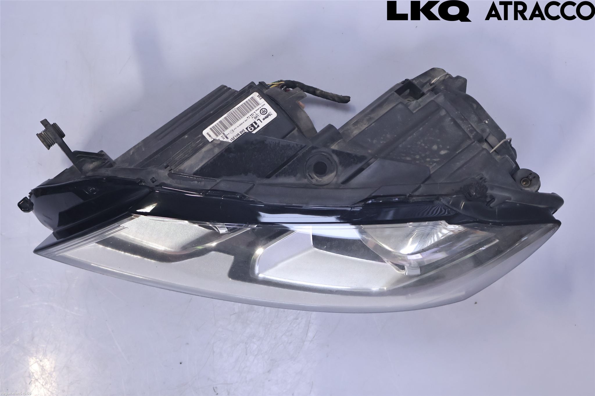 Volkswagen VW PASSAT 11-14 Strålkastare Vänster